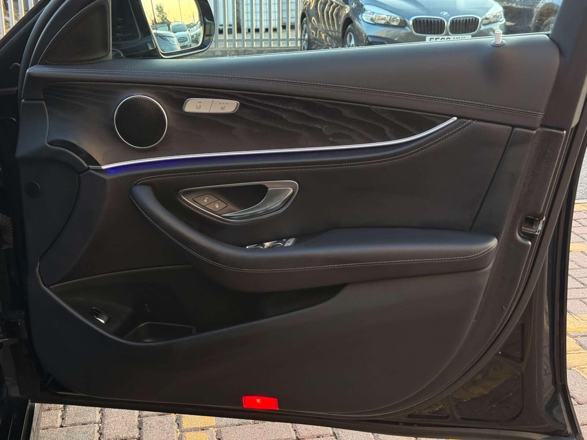 Mercedes-Benz E Class view 21
