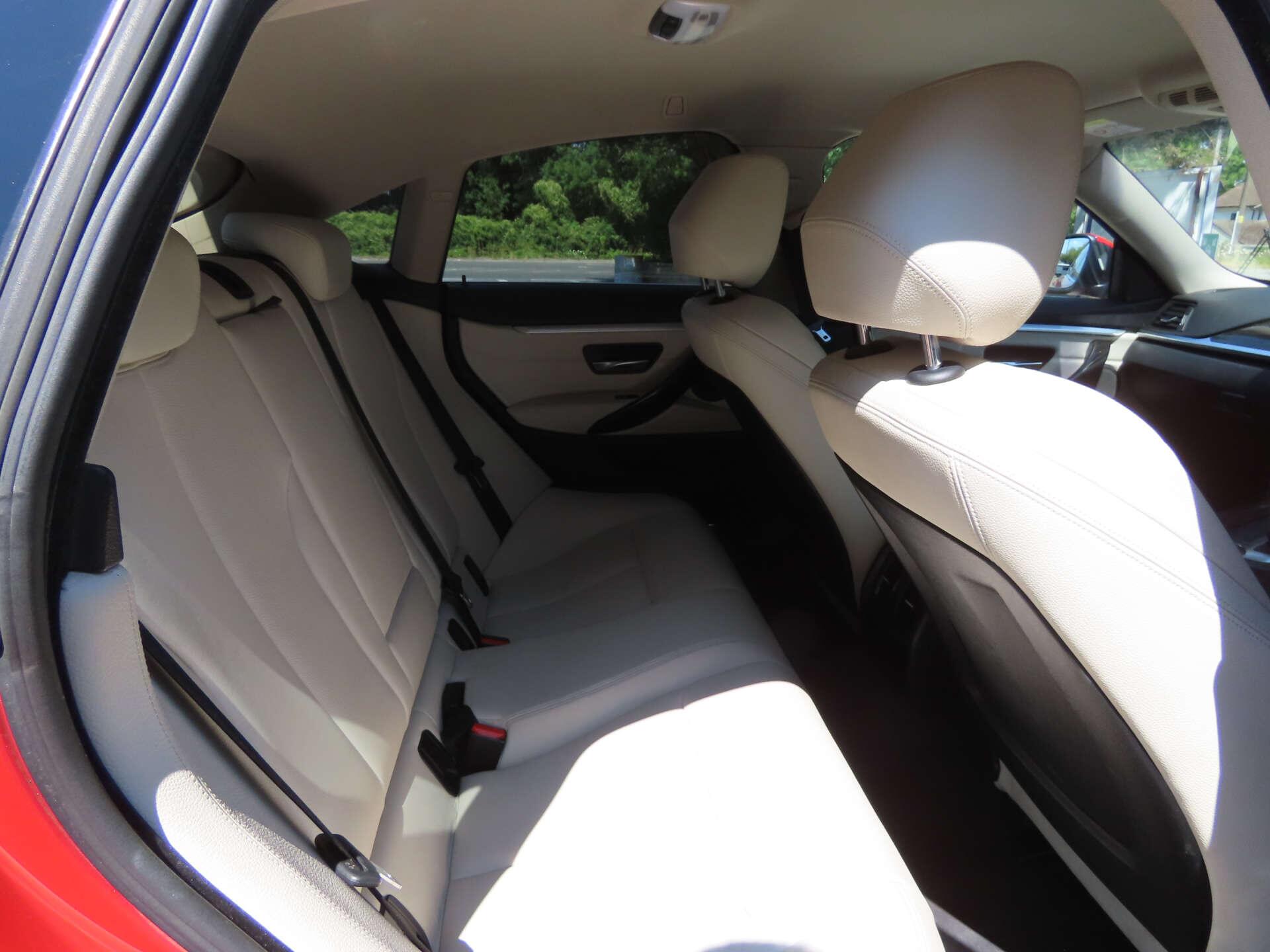 BMW 4 Series view 10
