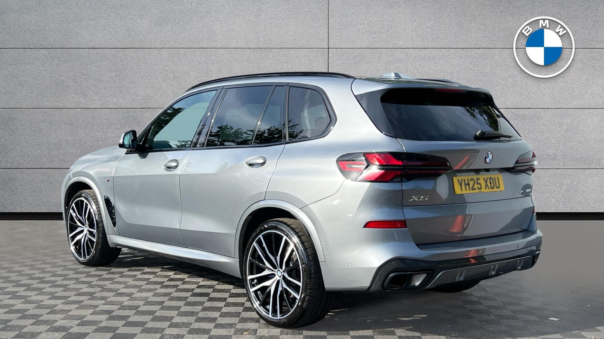 BMW X5 view 2