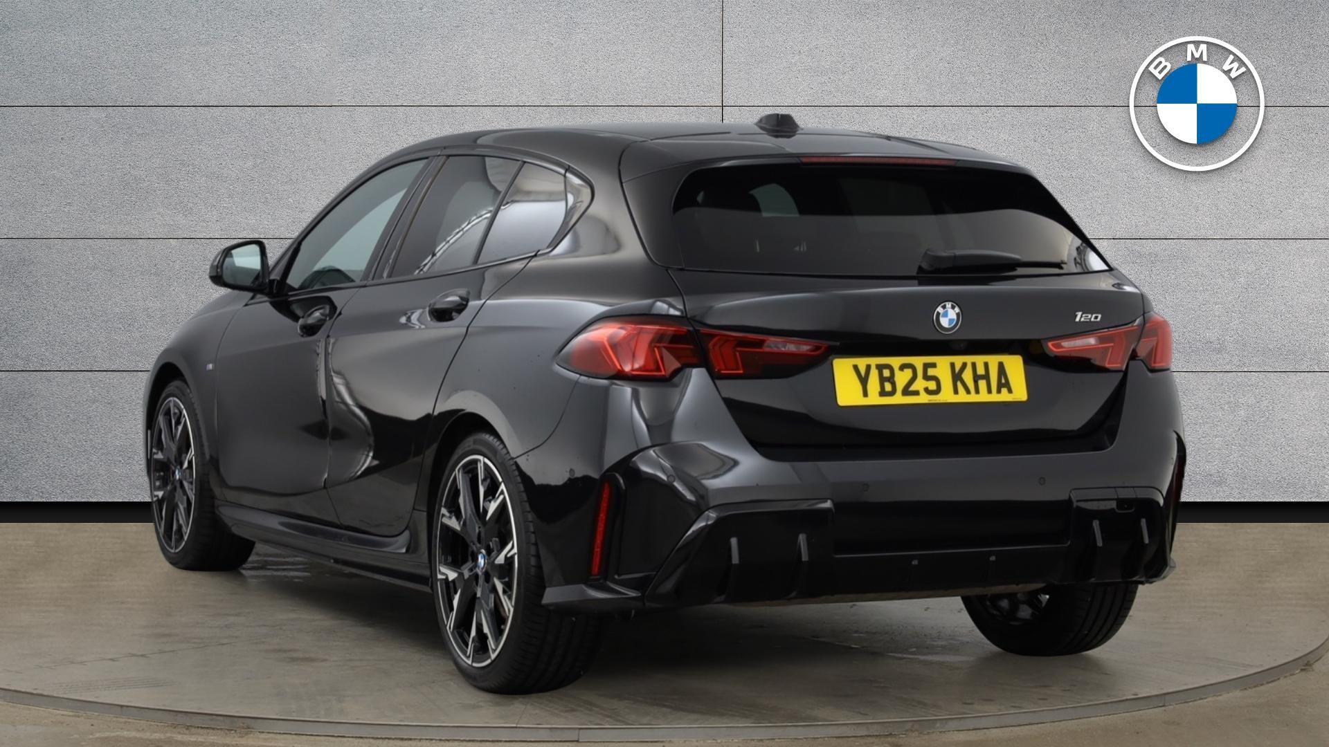 BMW 1 Series view 3