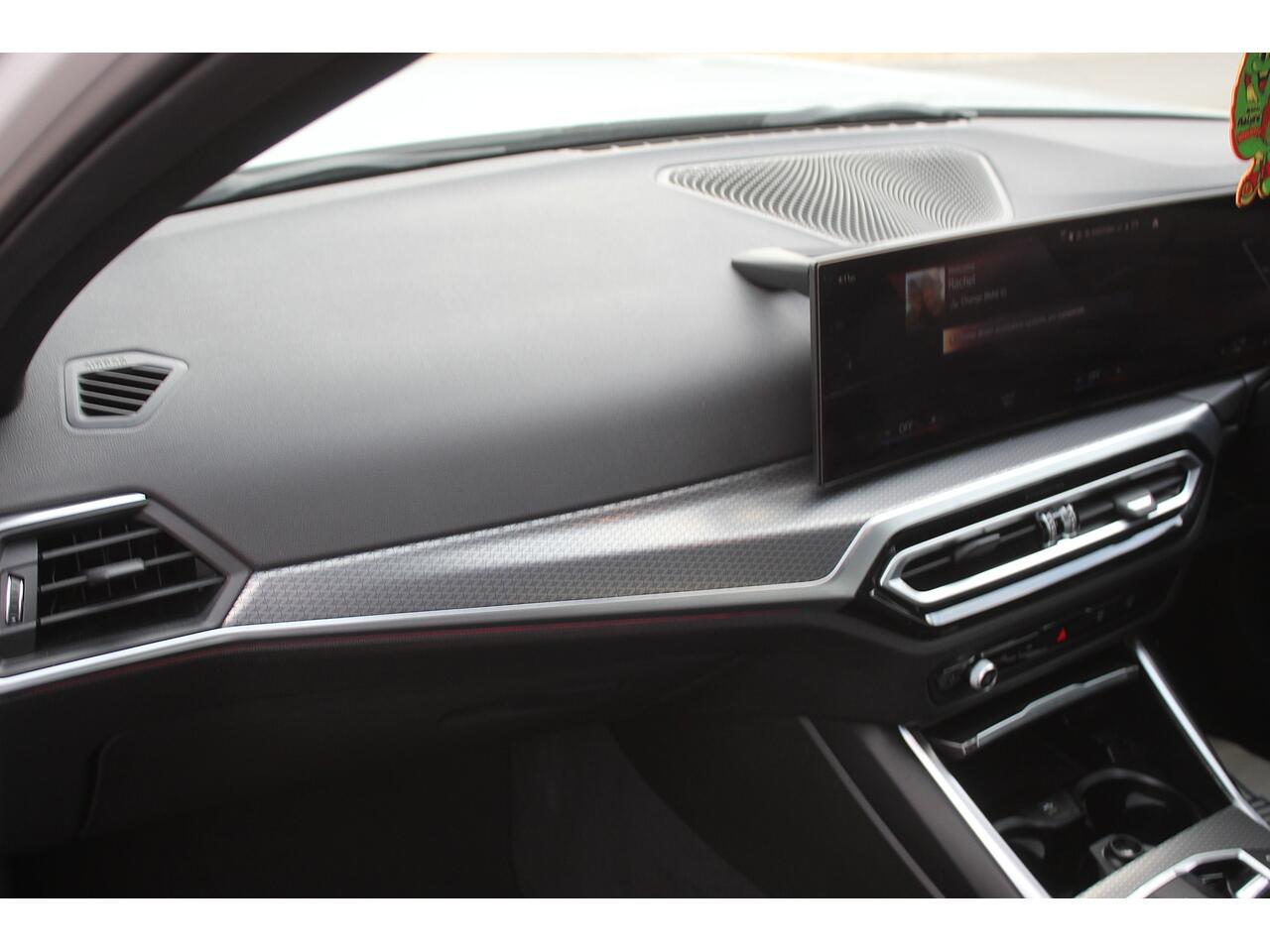 BMW 3 Series view 14