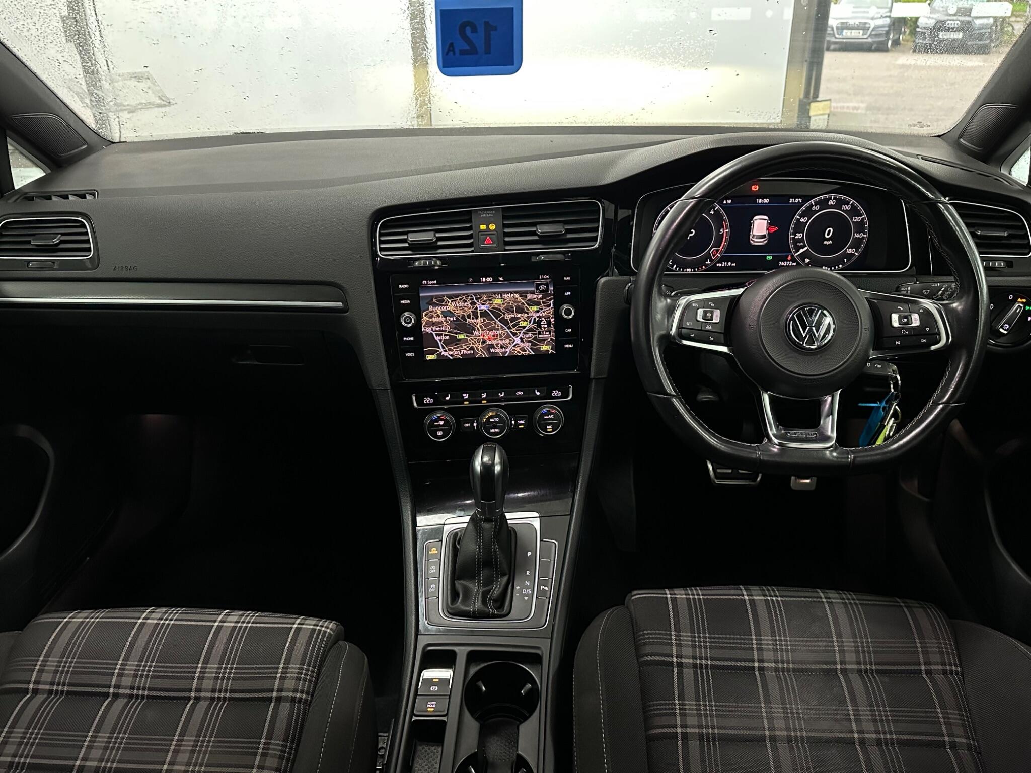 Volkswagen Golf view 17
