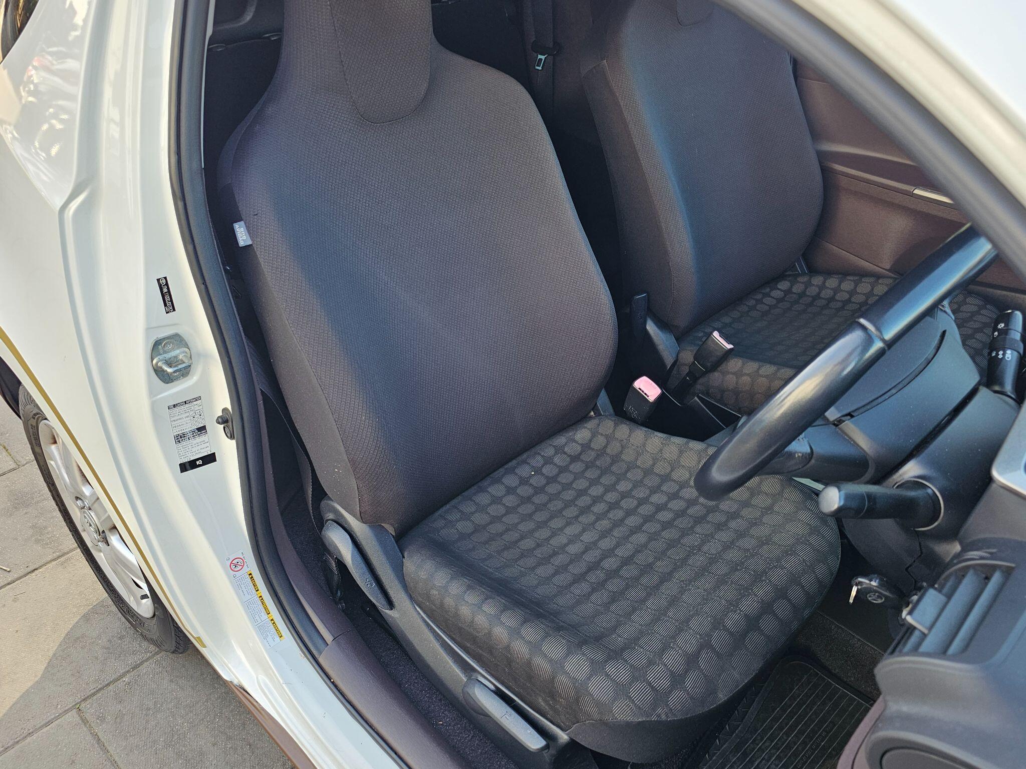 Toyota Iq view 21