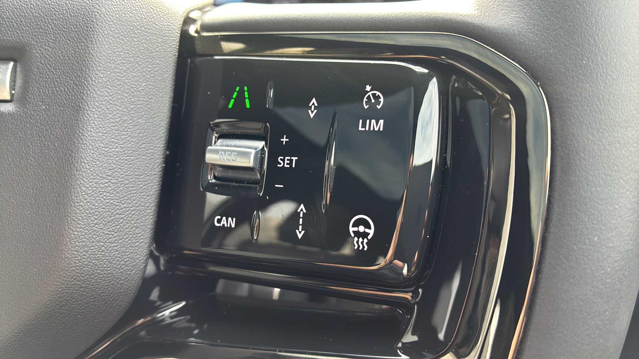 Land Rover Range Rover Velar view 28