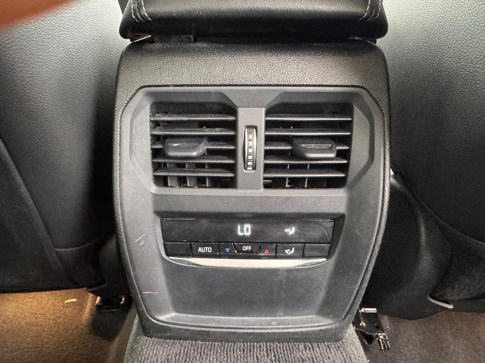 BMW 3 Series view 29