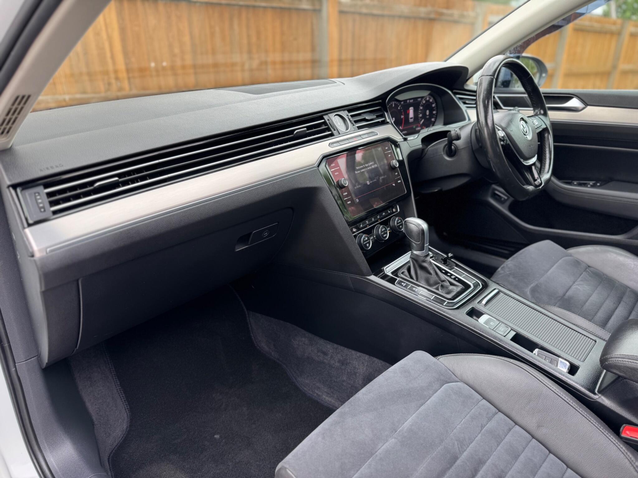 Volkswagen Passat view 18