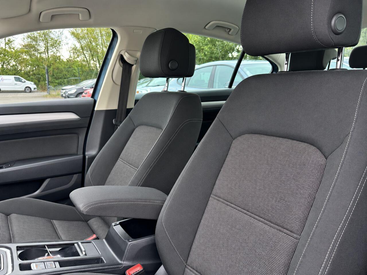 Volkswagen Passat view 83