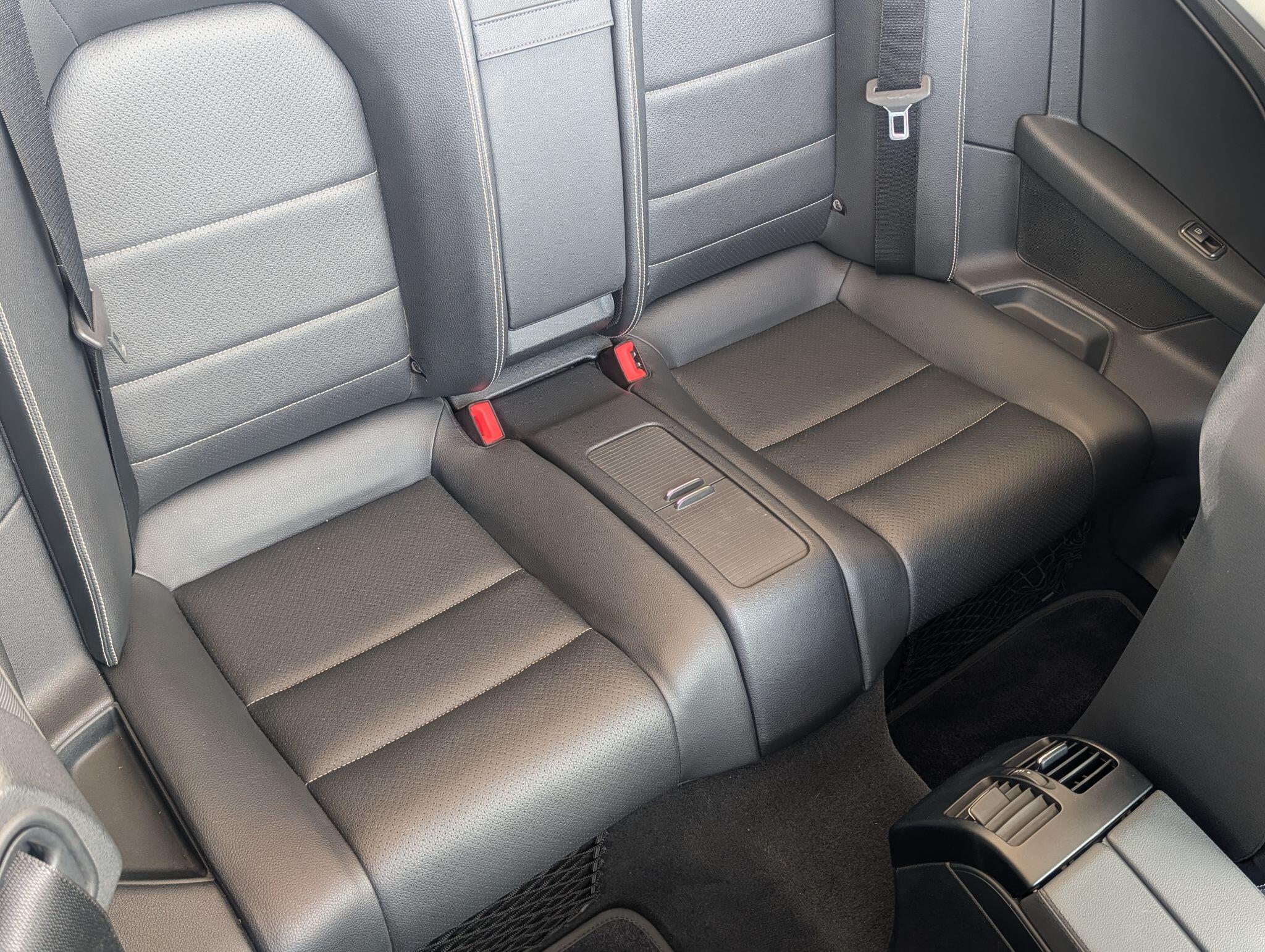 Mercedes-Benz E-Class view 35