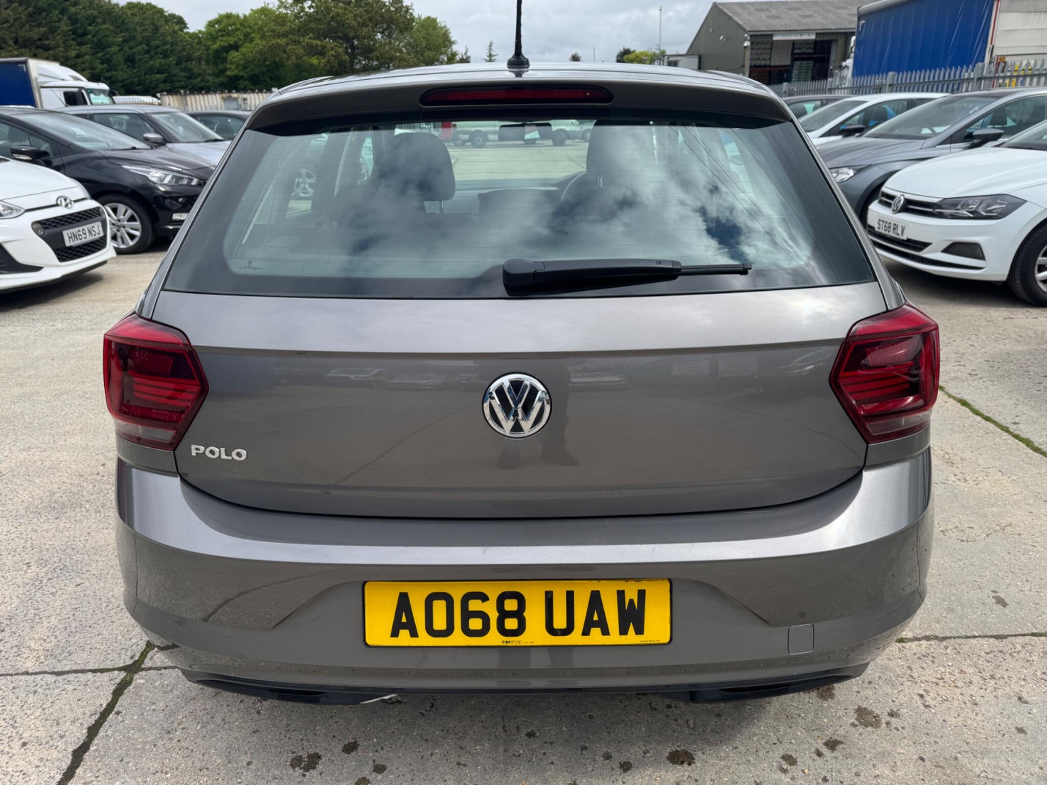 Volkswagen Polo view 7
