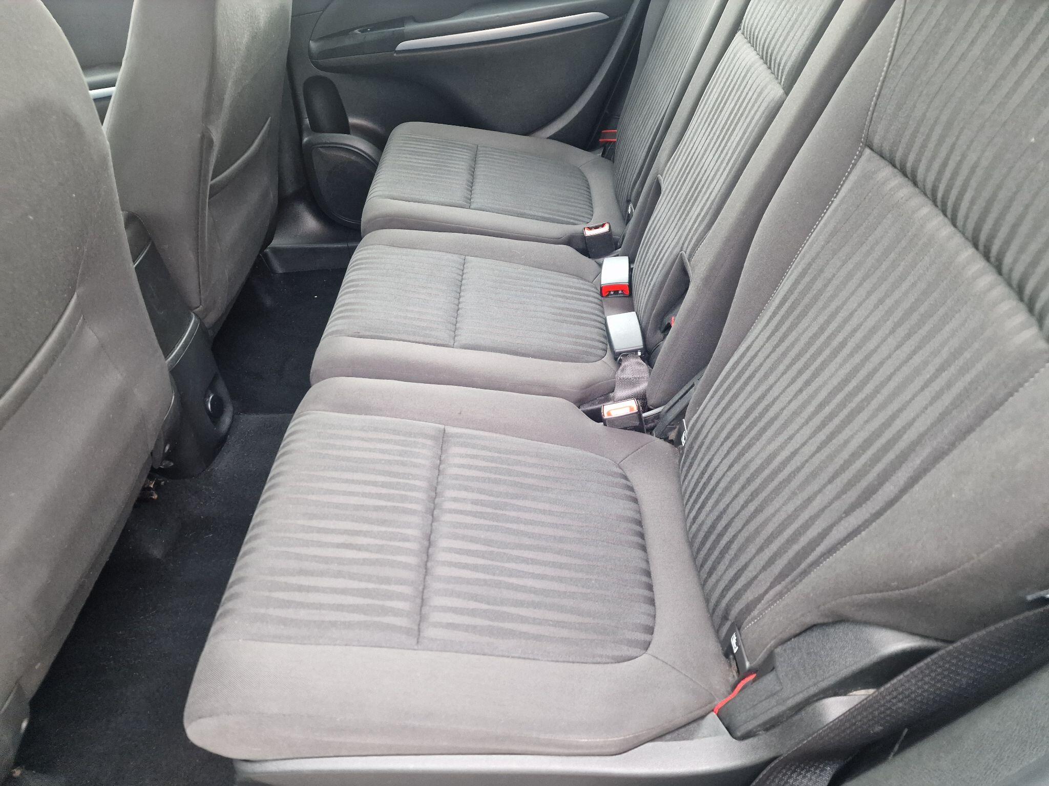 Vauxhall Zafira Tourer view 25
