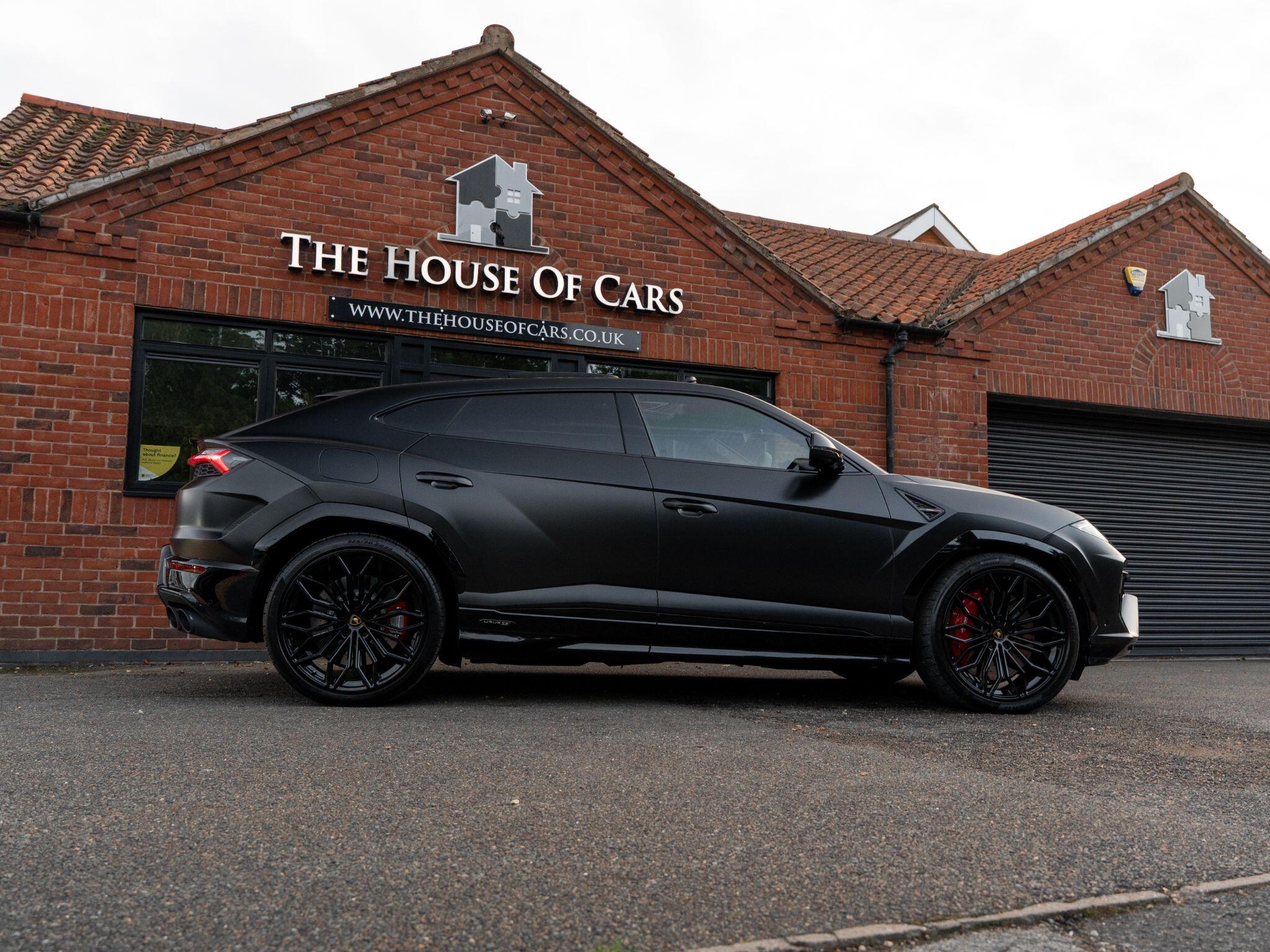 Lamborghini Urus view 18