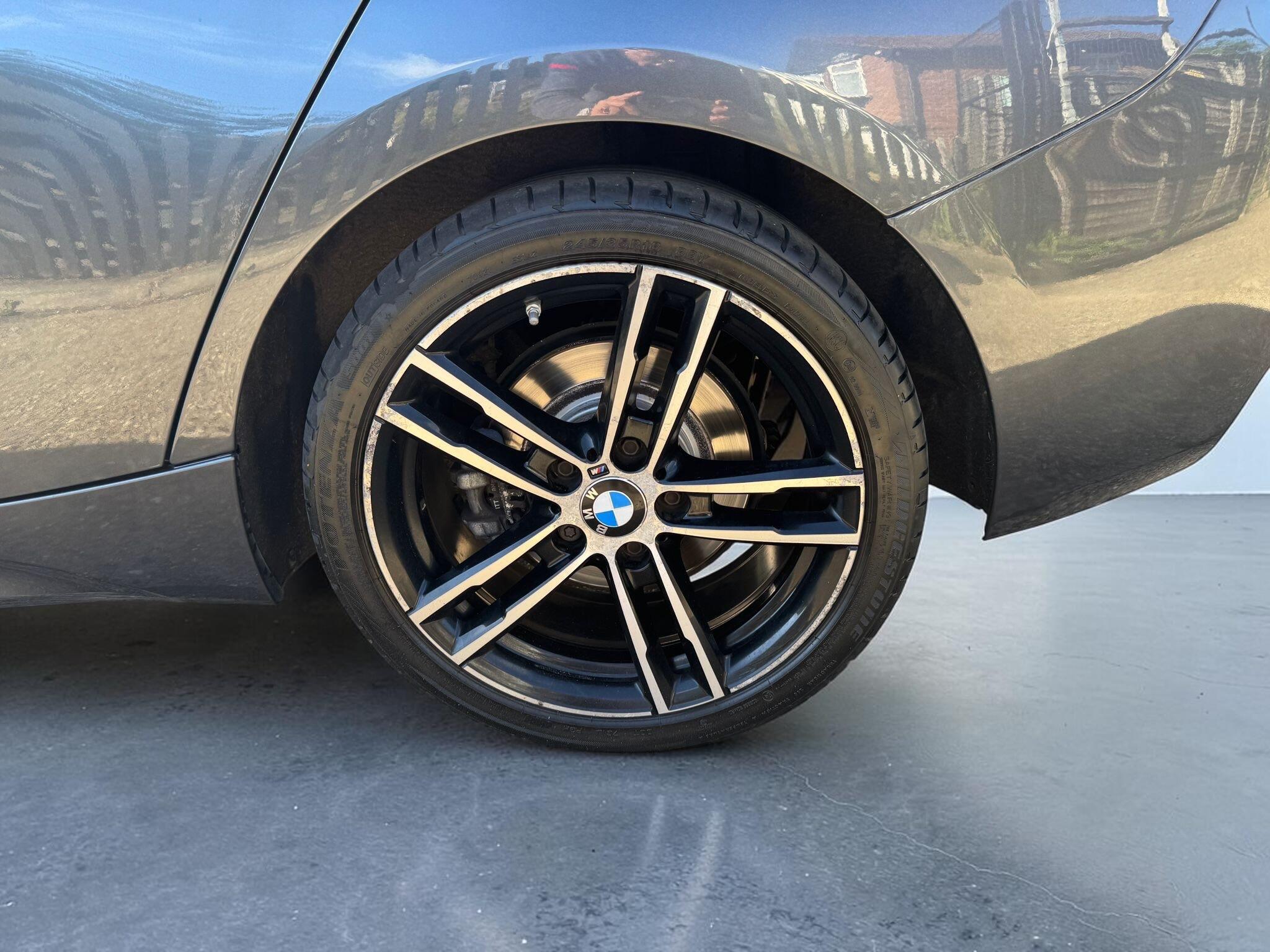 BMW 1 Series view 29
