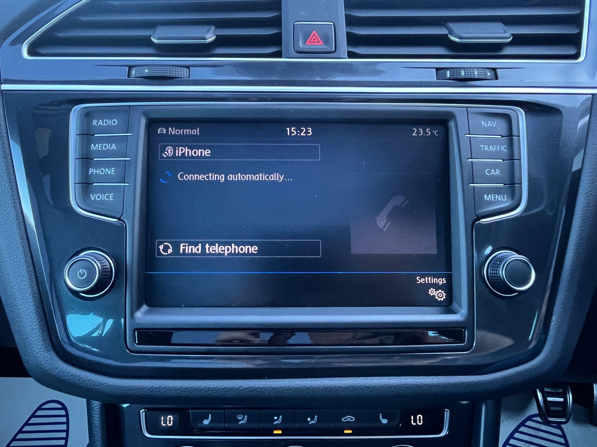 Volkswagen Tiguan view 24