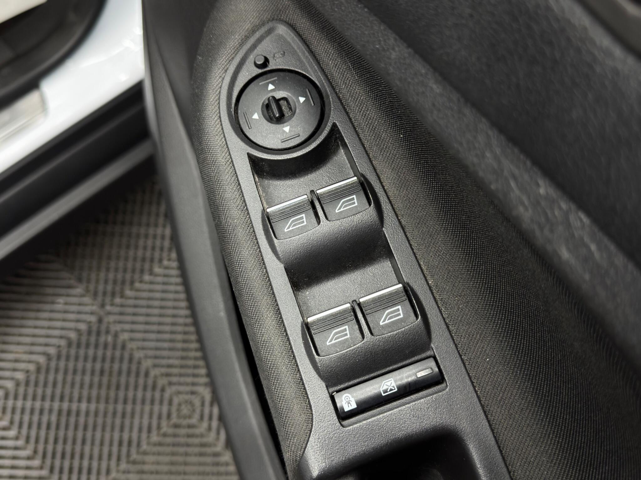 Ford C-Max view 39
