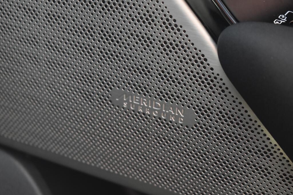 Land Rover Range Rover Velar view 51