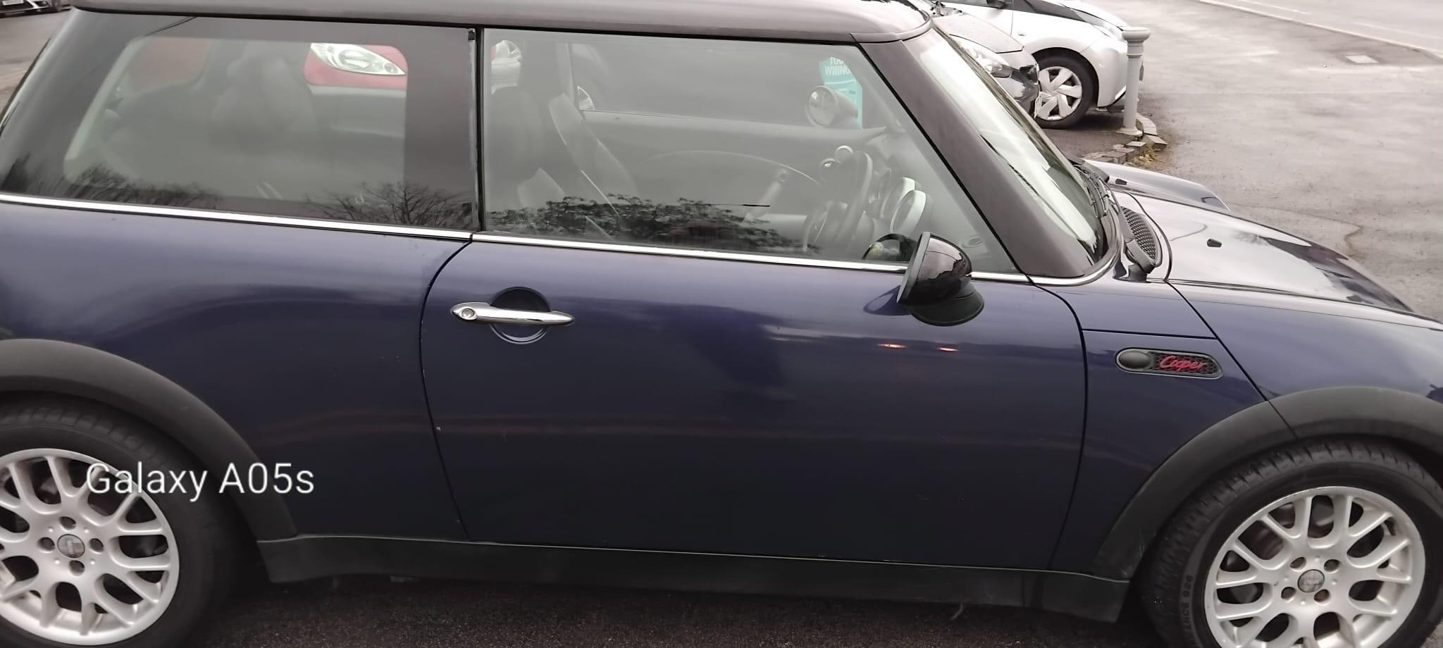2005 MINI Hatch image 6