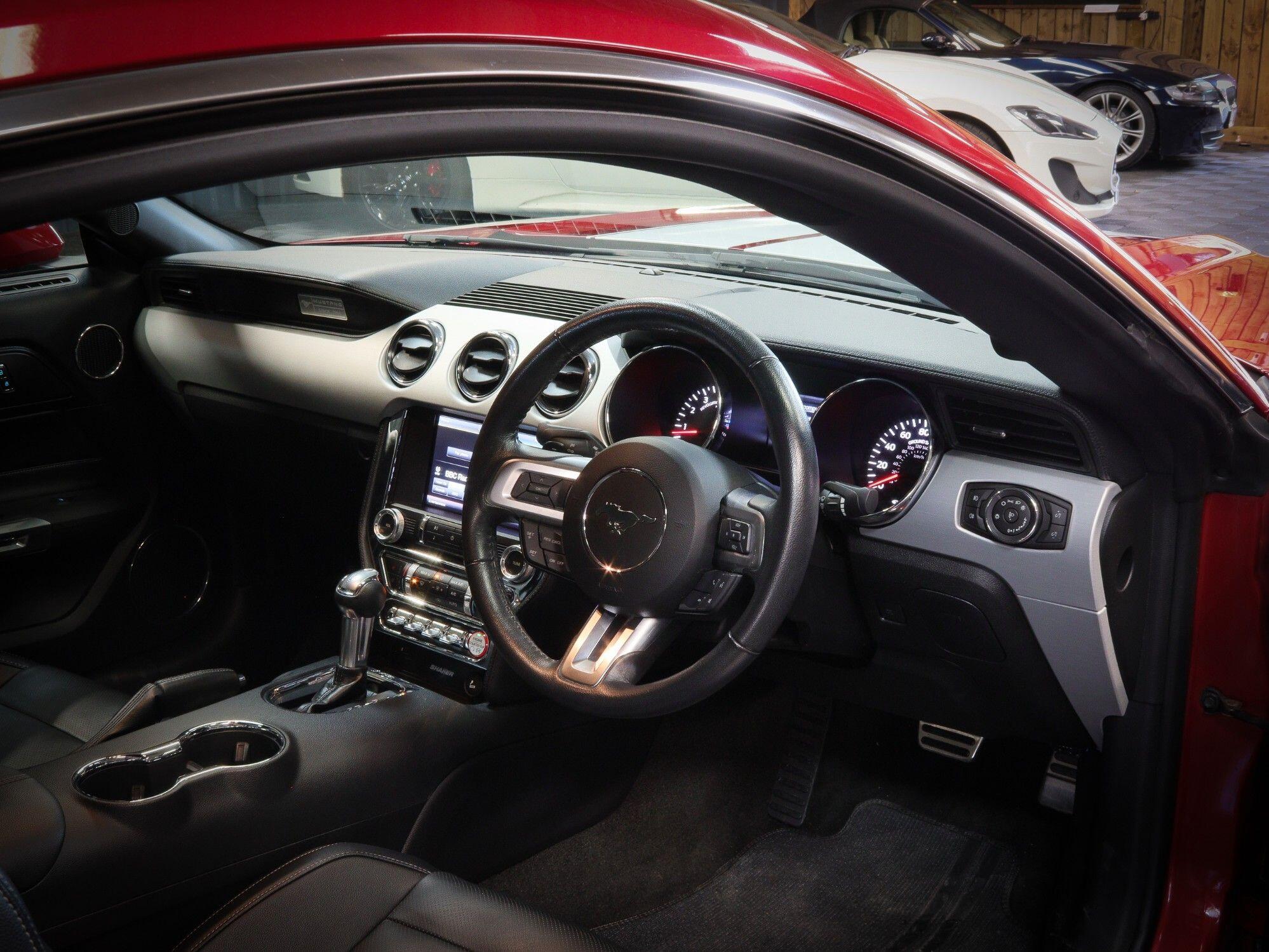 Ford Mustang view 36