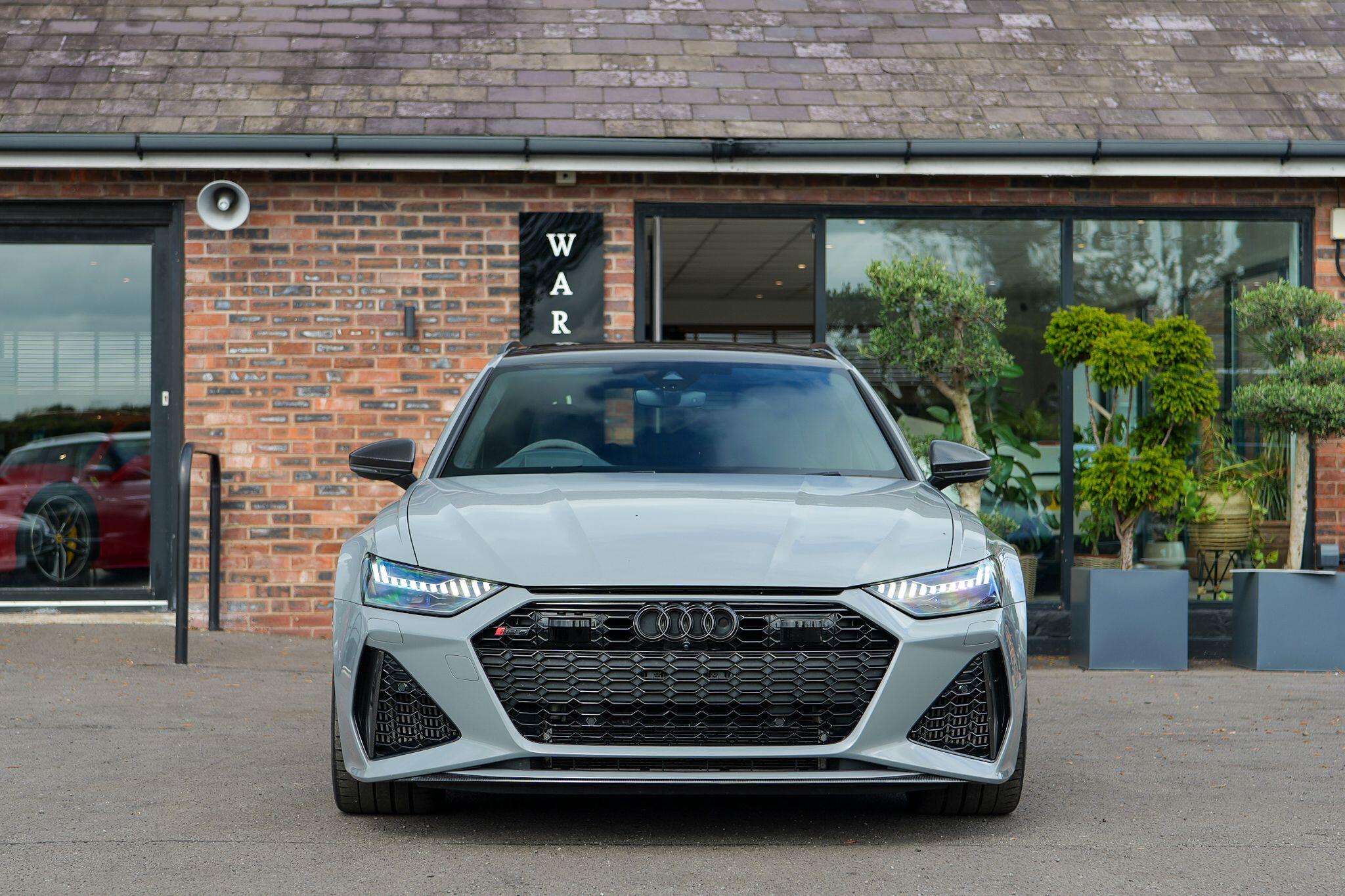 Audi RS6 Avant view 2