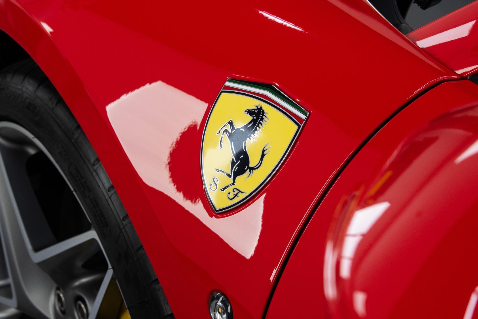 Ferrari F8 Spider view 29