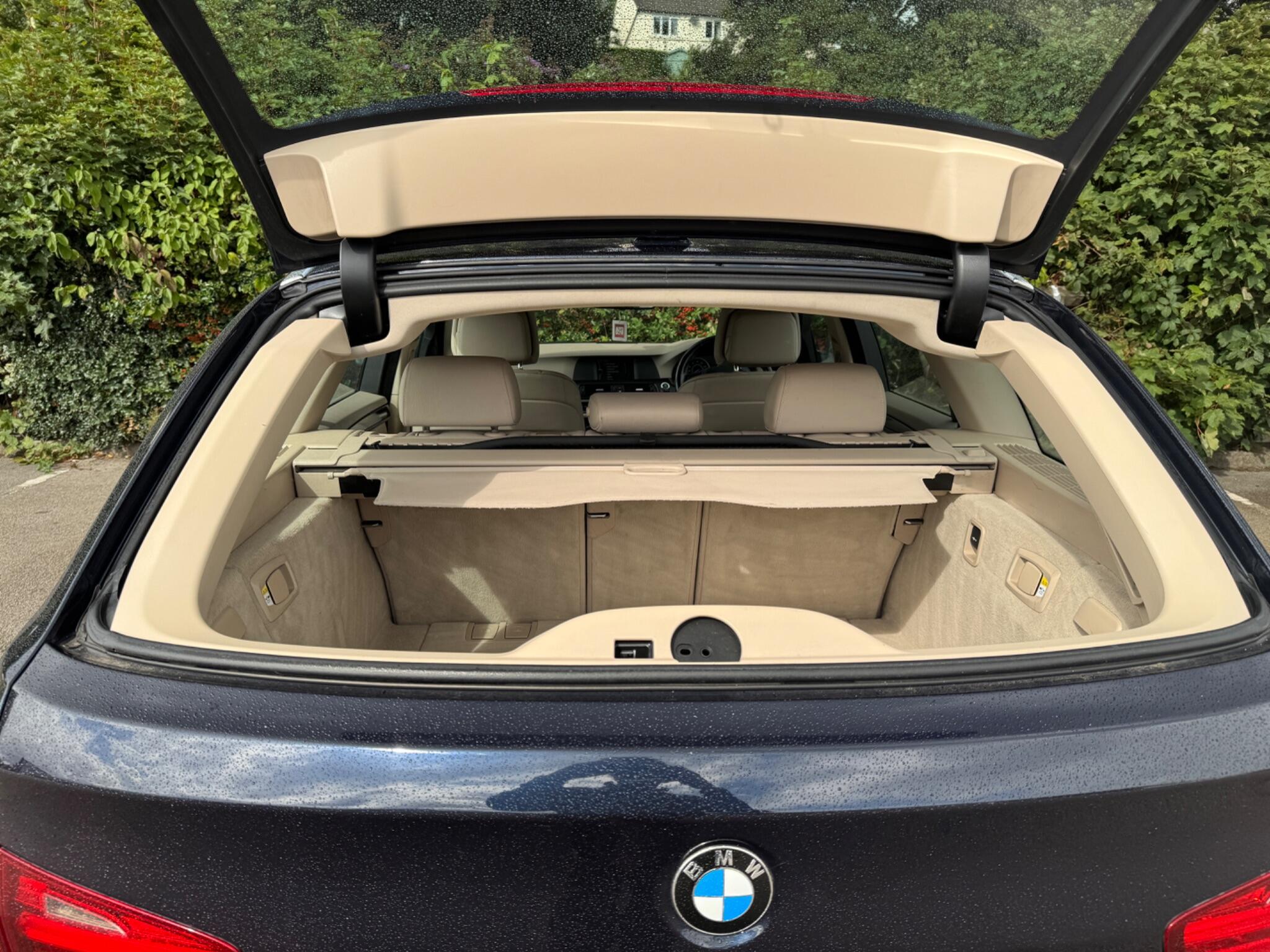 BMW 5 Series view 45
