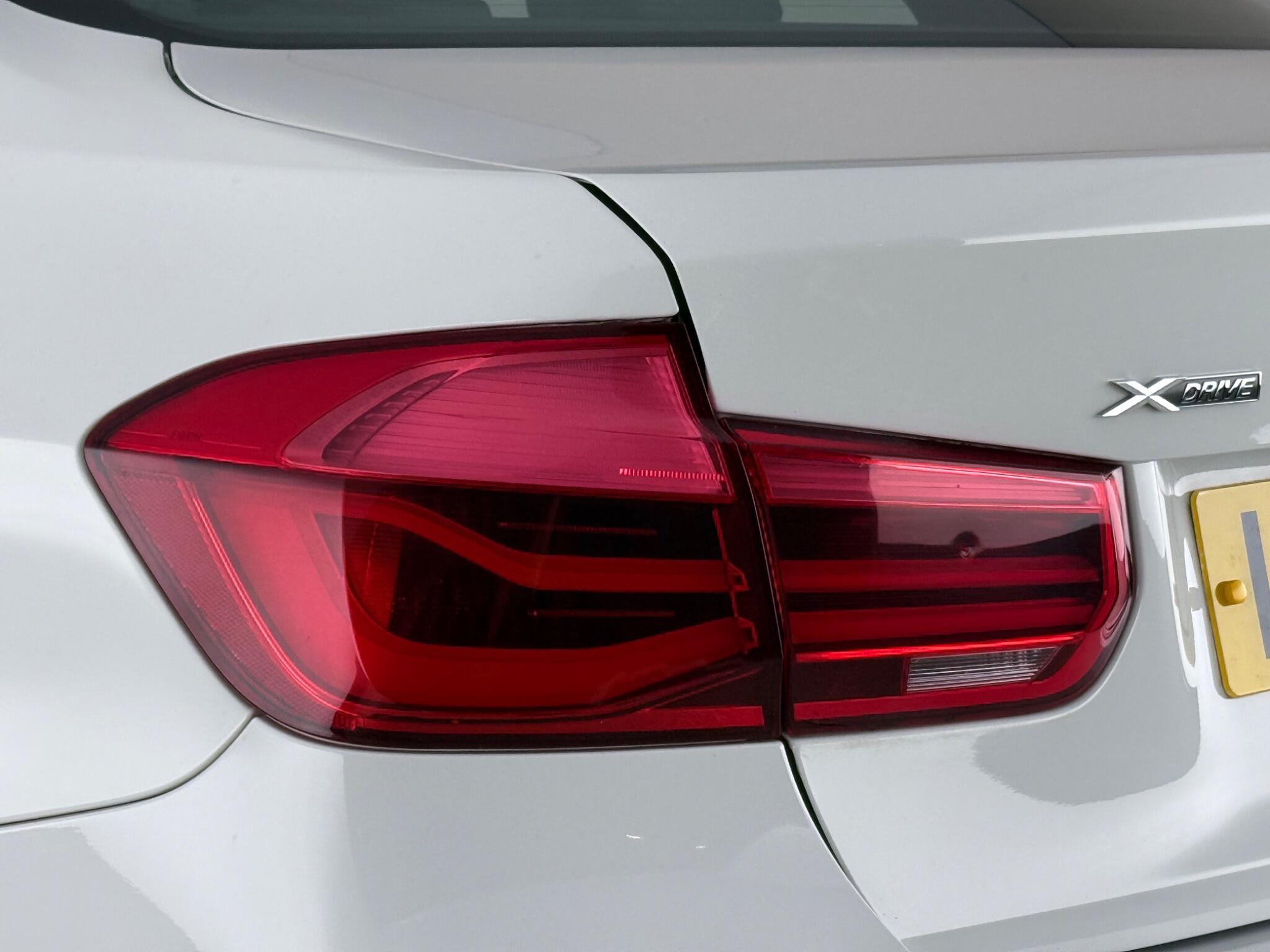 BMW 3 Series view 8