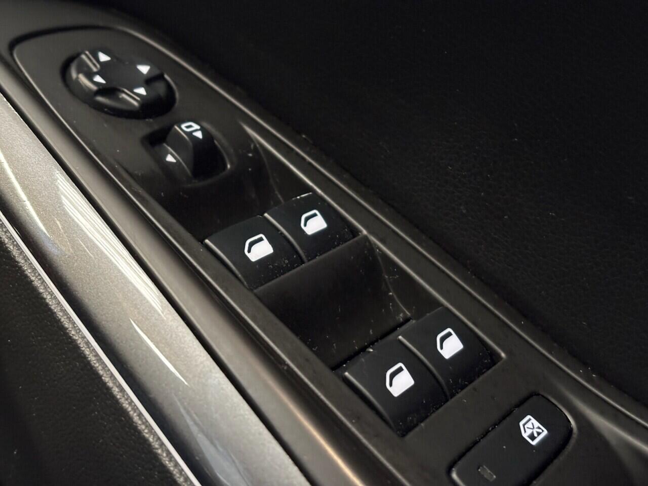 Vauxhall Grandland X view 42