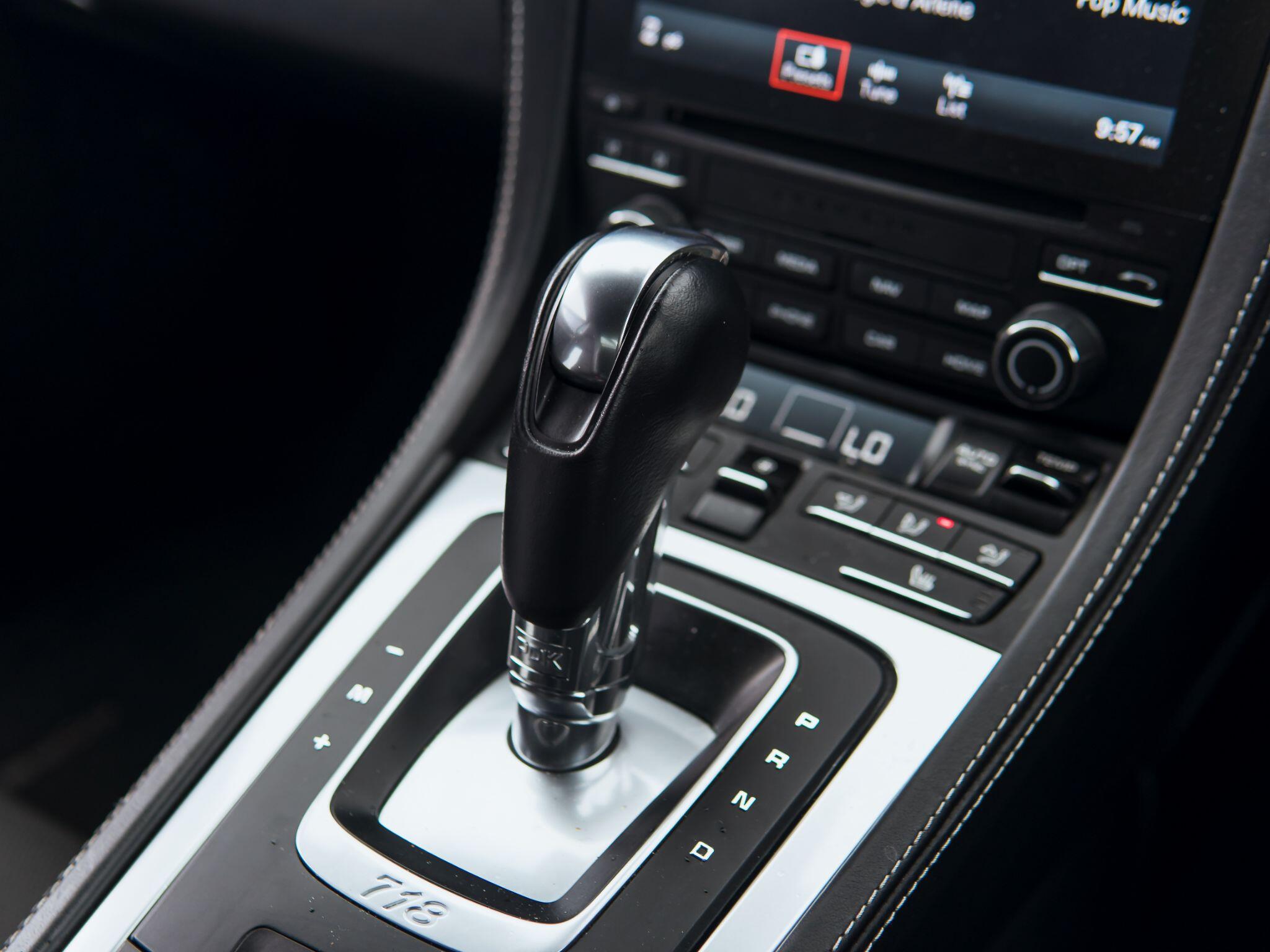 Porsche Cayman view 9