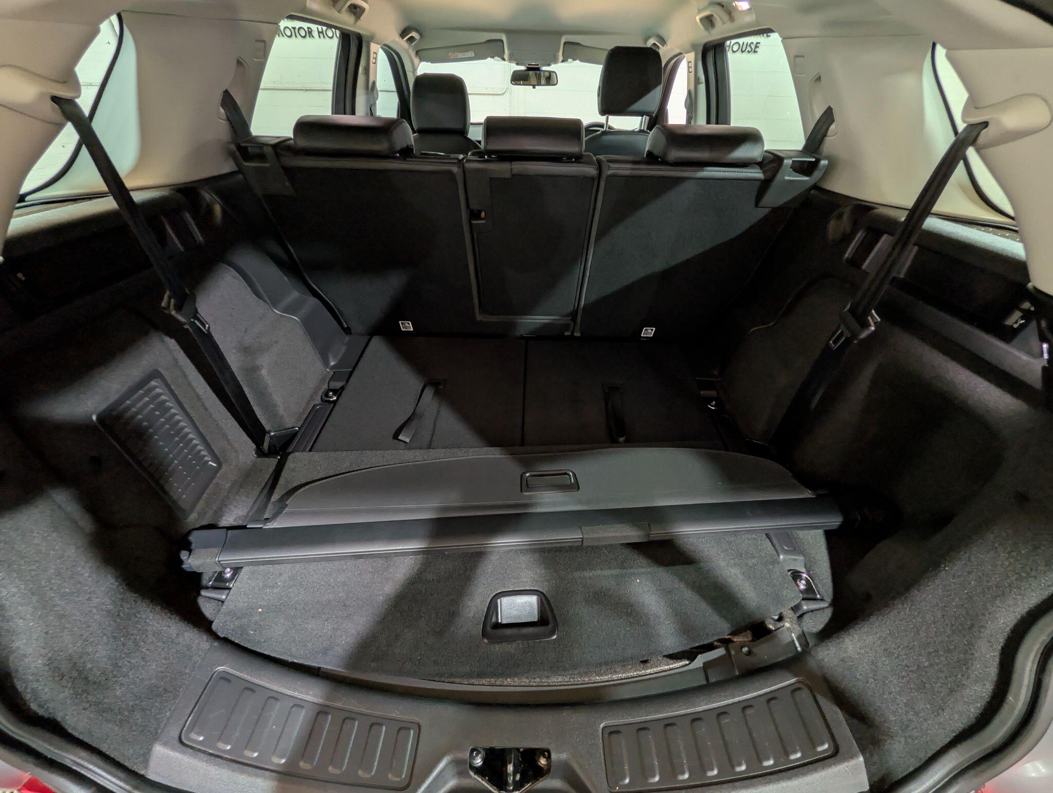 Land Rover Discovery Sport view 51