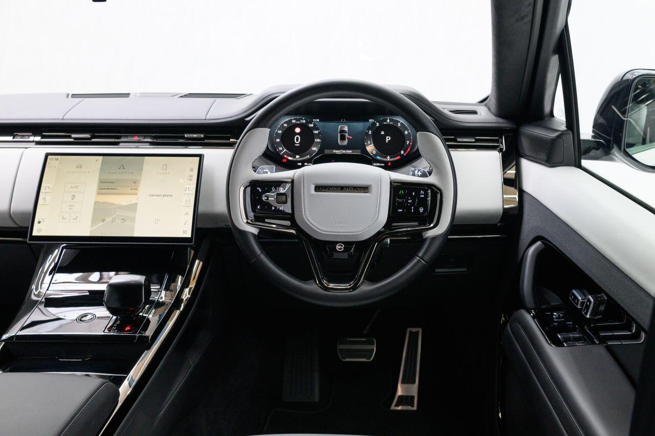 Land Rover Range Rover Sport view 3