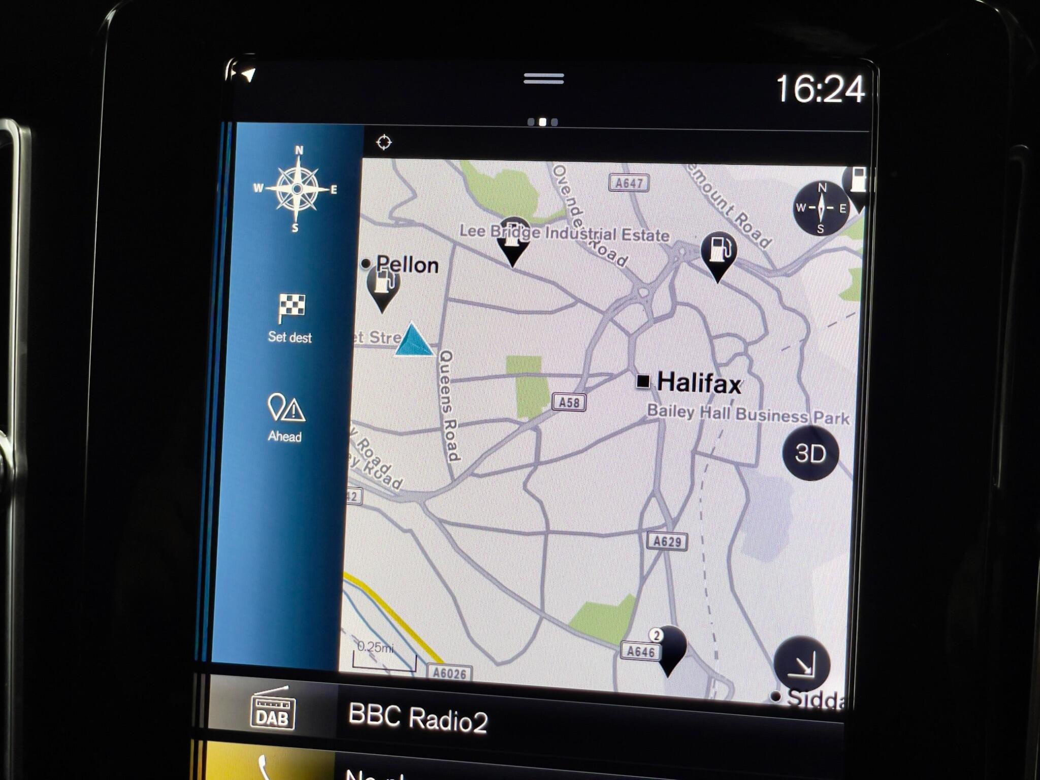 Volvo XC40 view 10