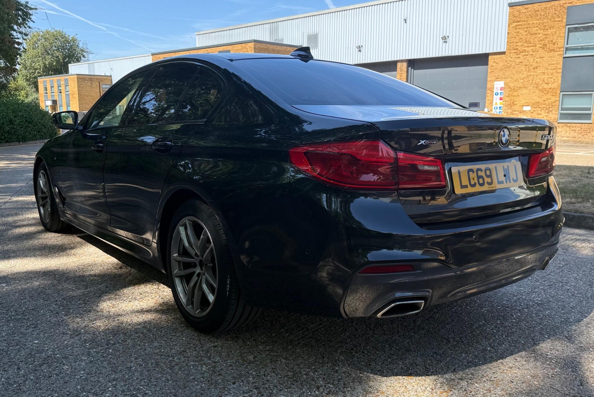 BMW 5 Series view 4