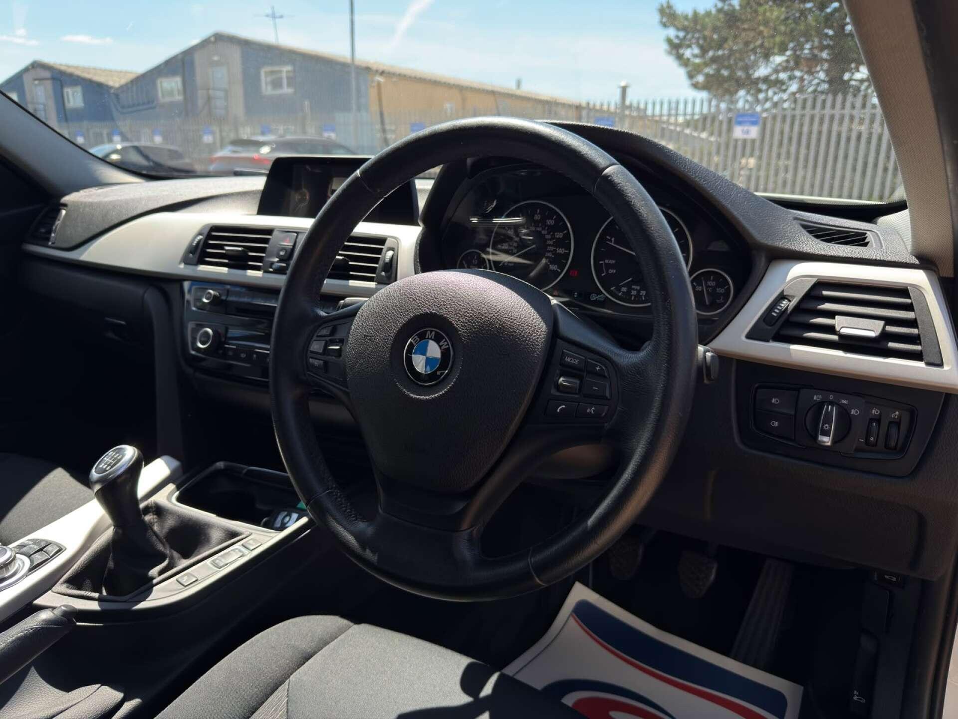 BMW 3 Series view 13