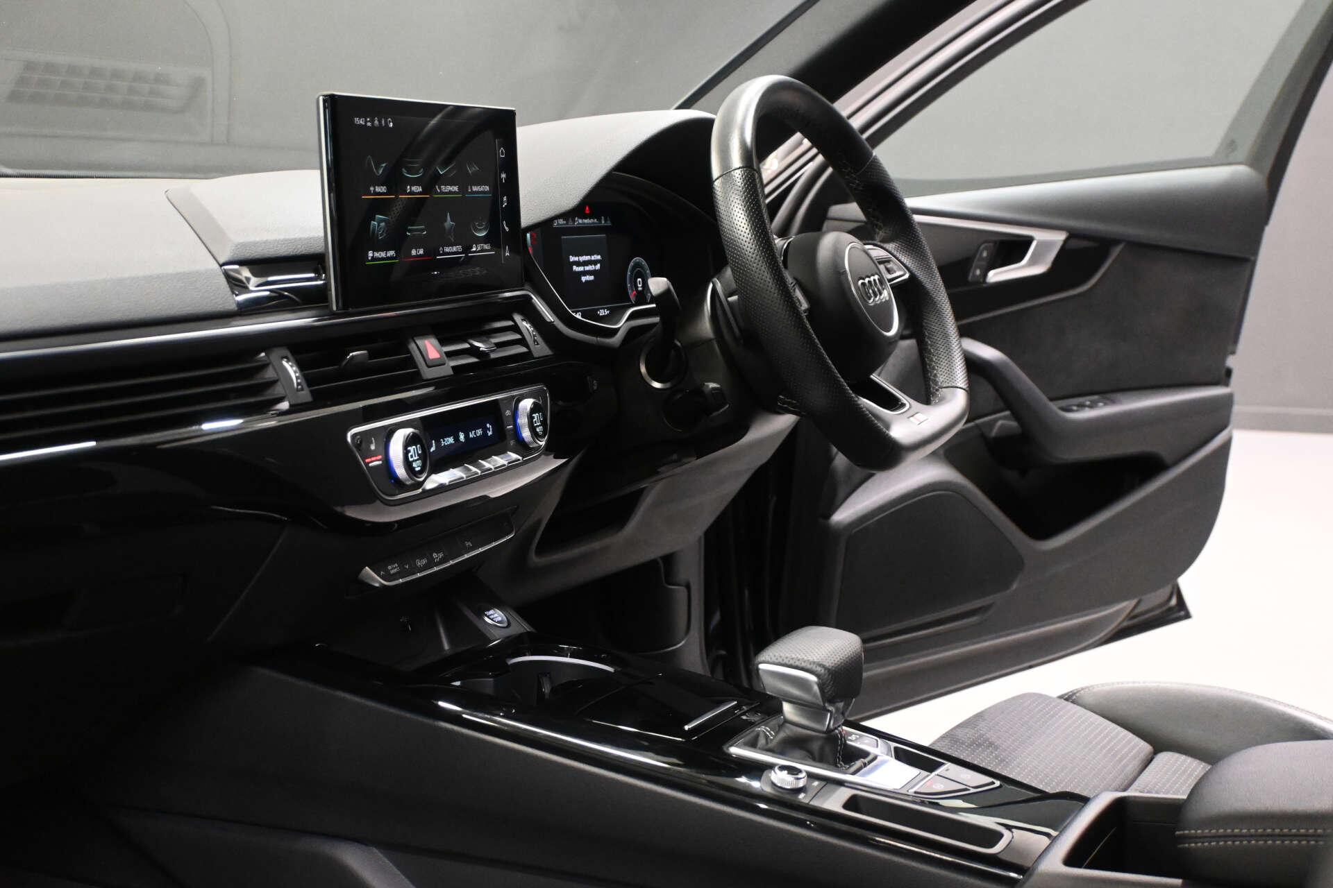 Audi A4 view 7