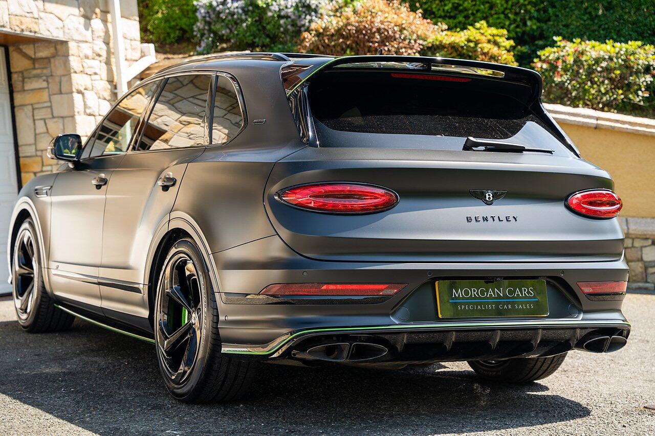 Bentley Bentayga view 8