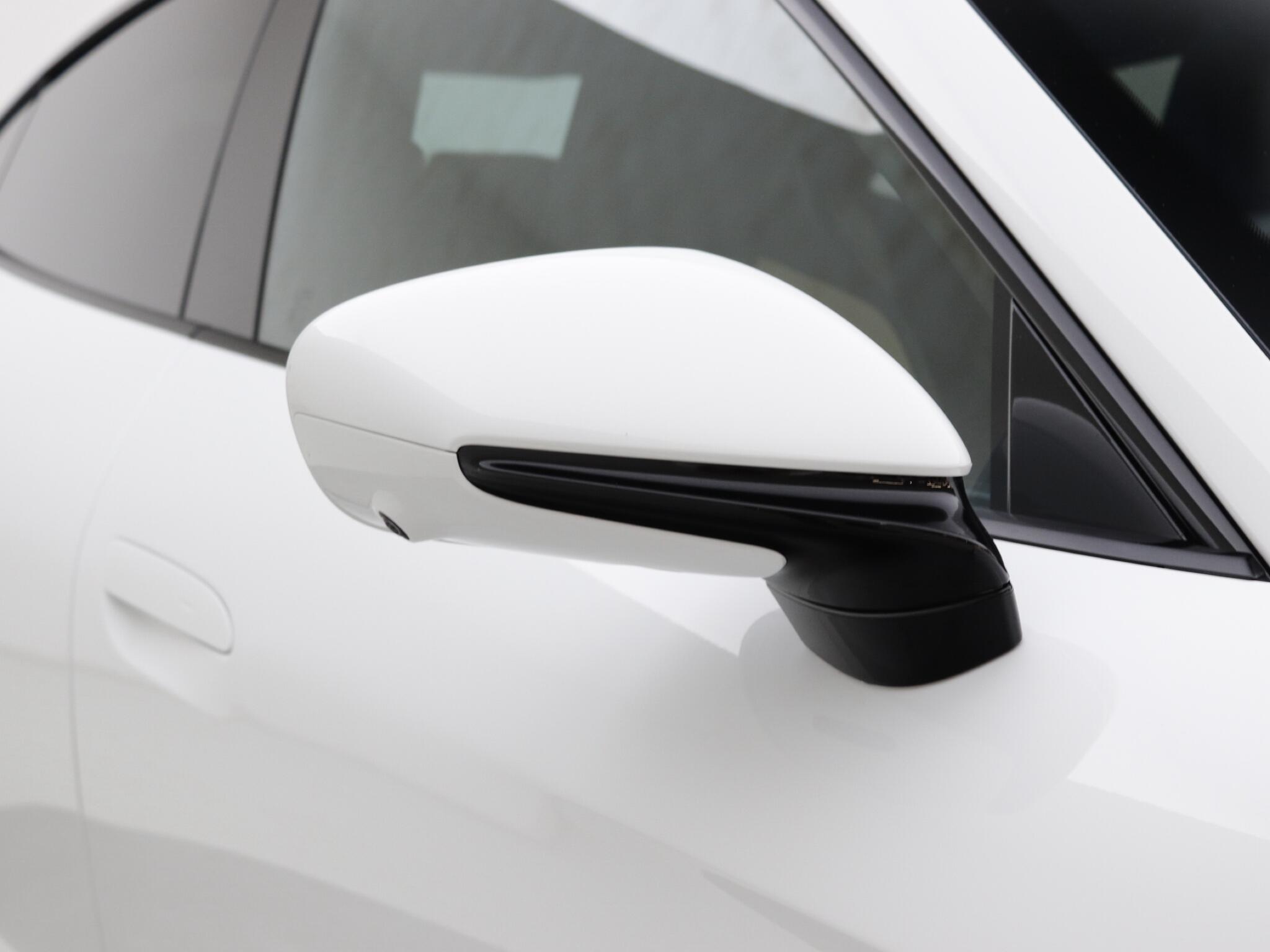 Porsche Taycan view 24