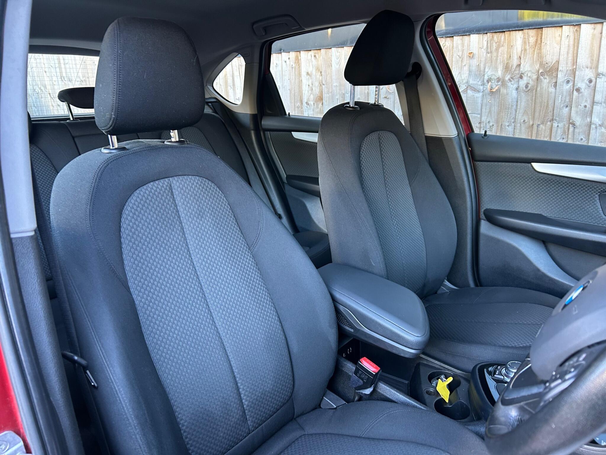 BMW 2 Series view 32