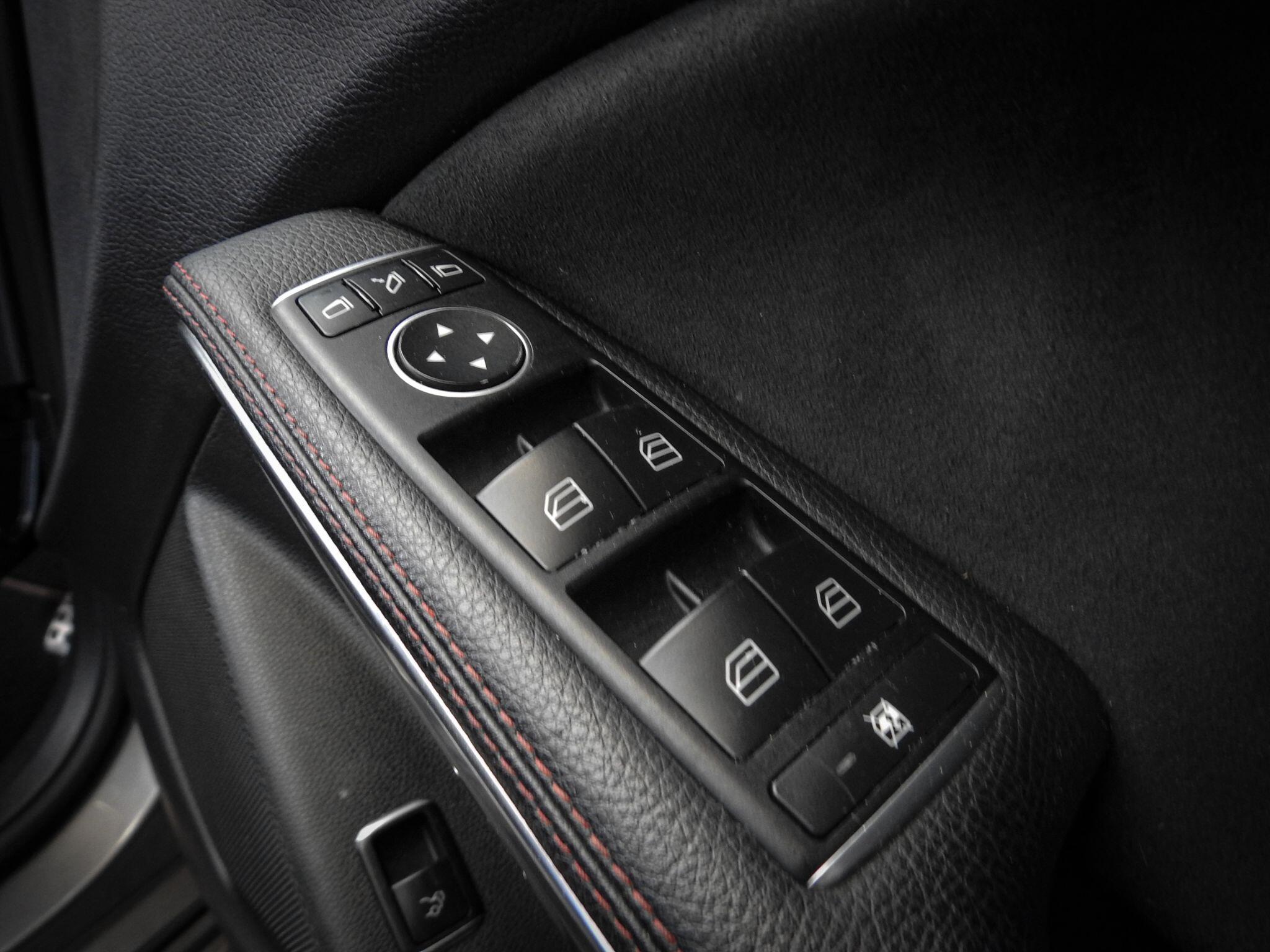 Mercedes-Benz Cla view 24