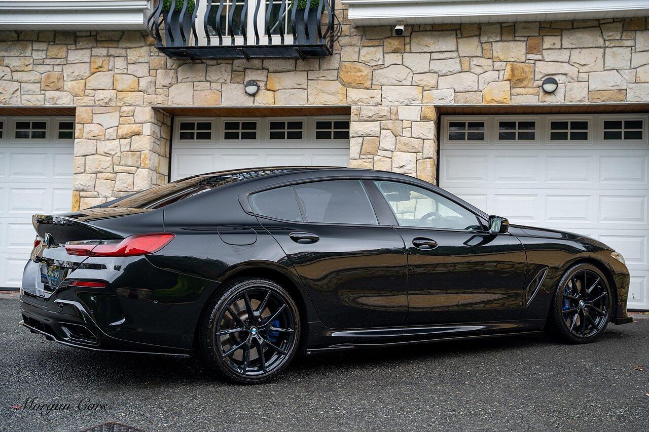 BMW 8 Series view 17