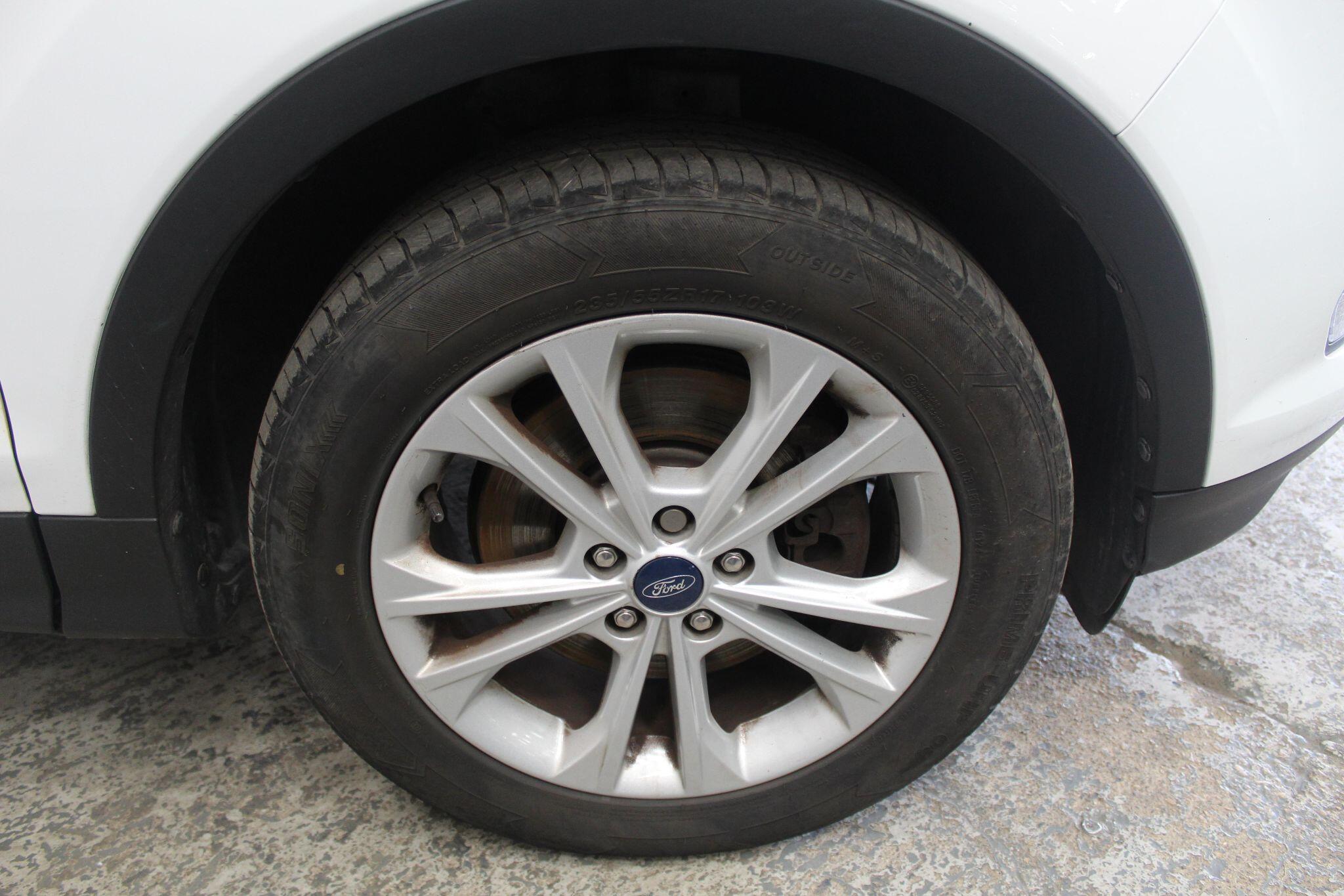 Ford Kuga view 50
