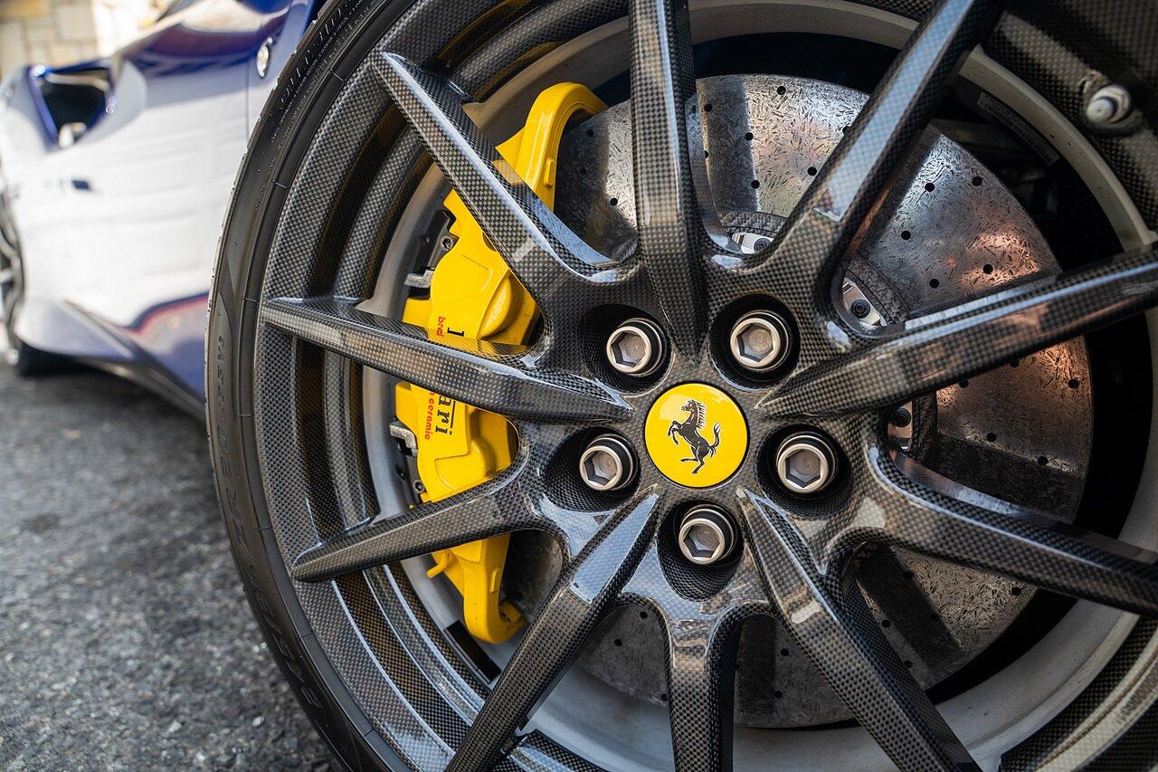 Ferrari F8 Tributo view 33