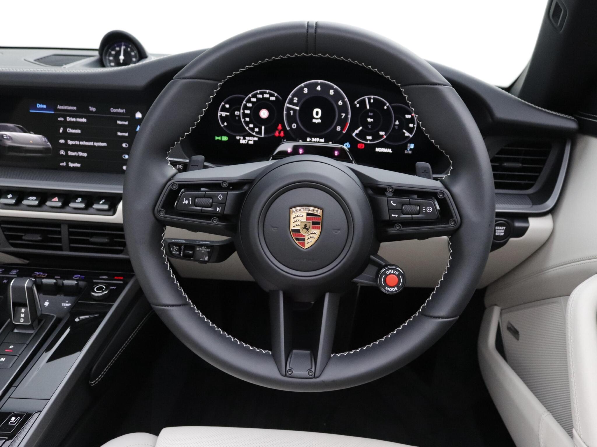 Porsche 911 view 11