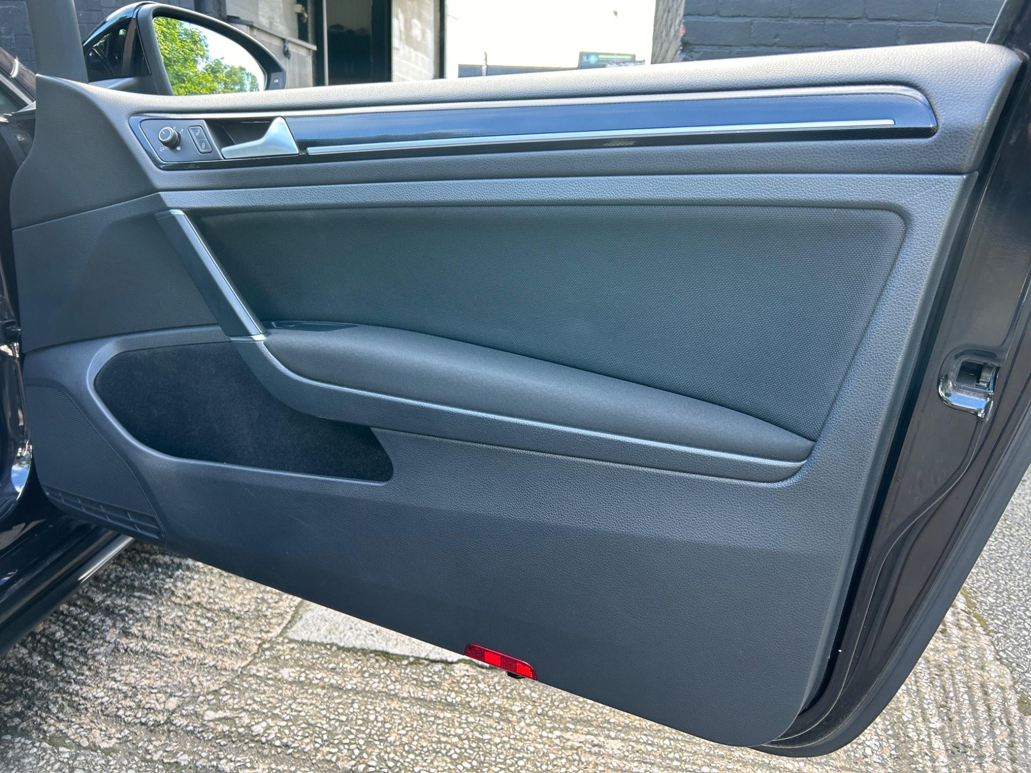 Volkswagen Golf view 24