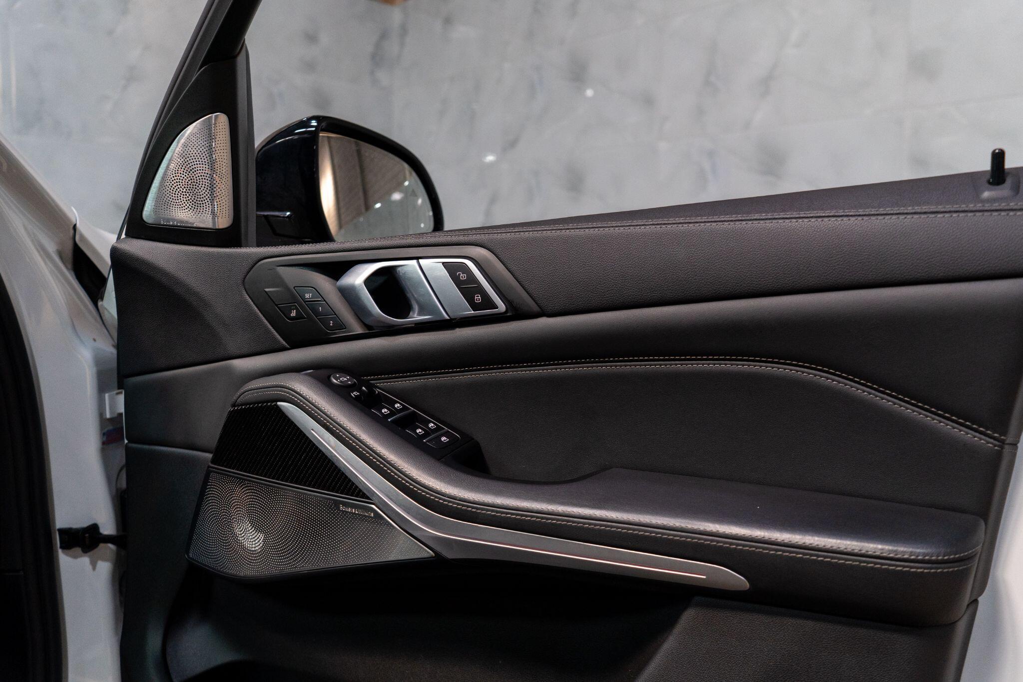 BMW X5 view 40