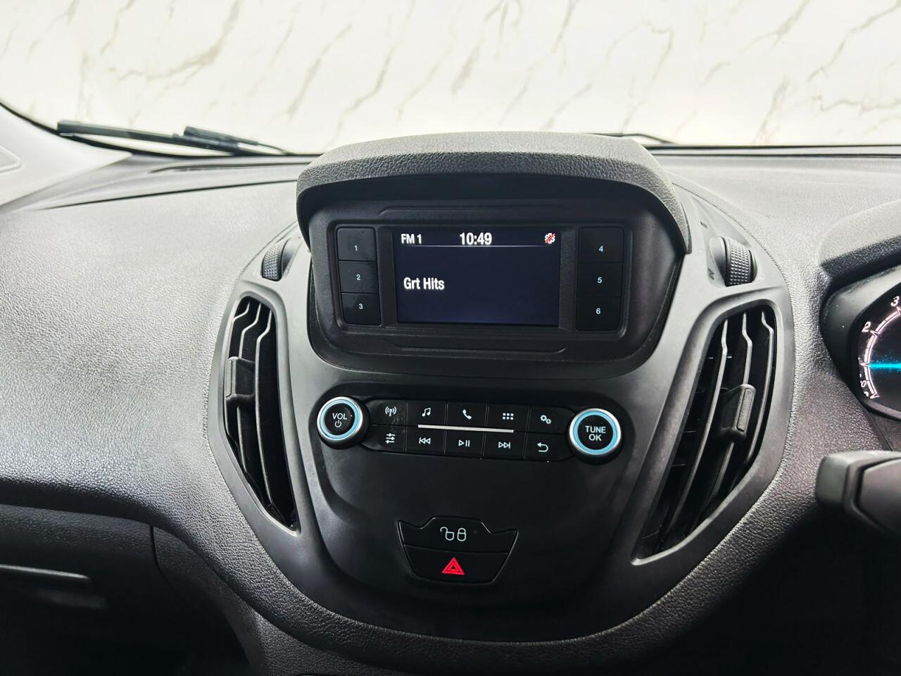 Ford Transit Courier view 15