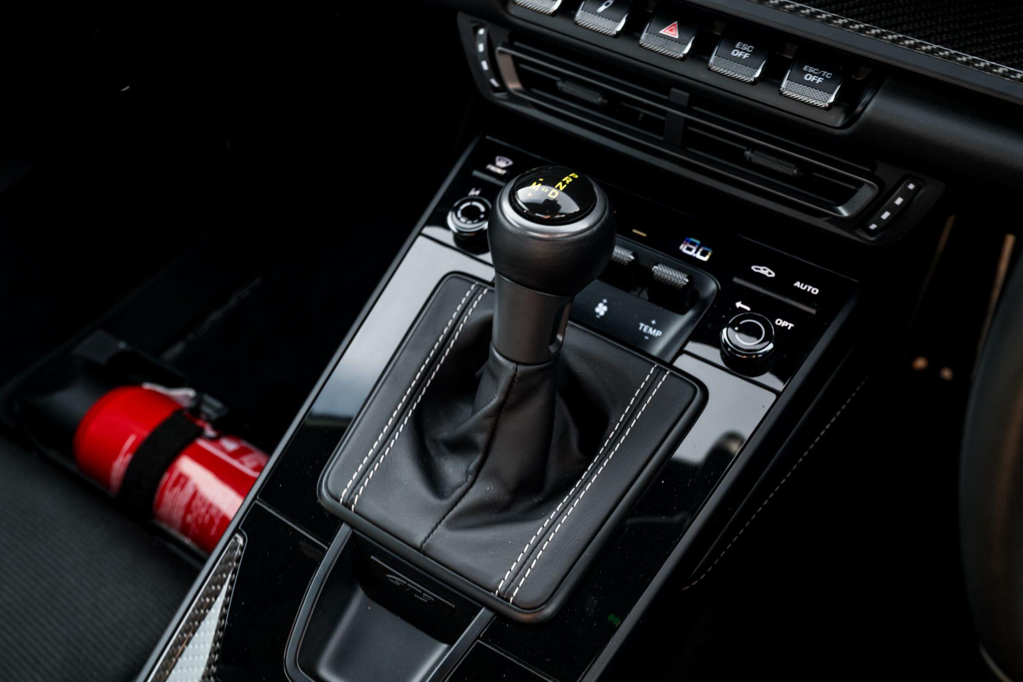 Porsche 911 view 78