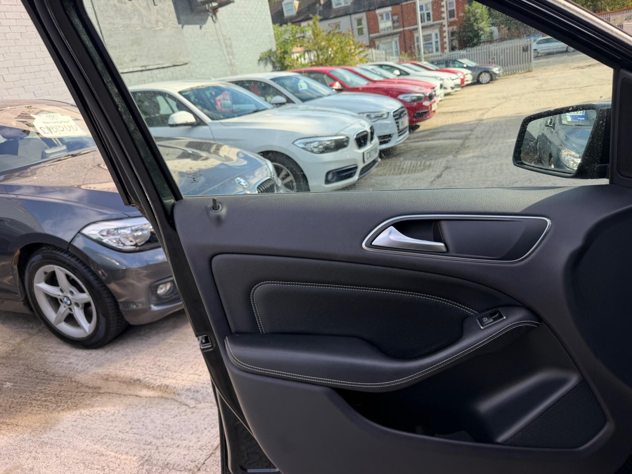 Mercedes-Benz B-Class view 14