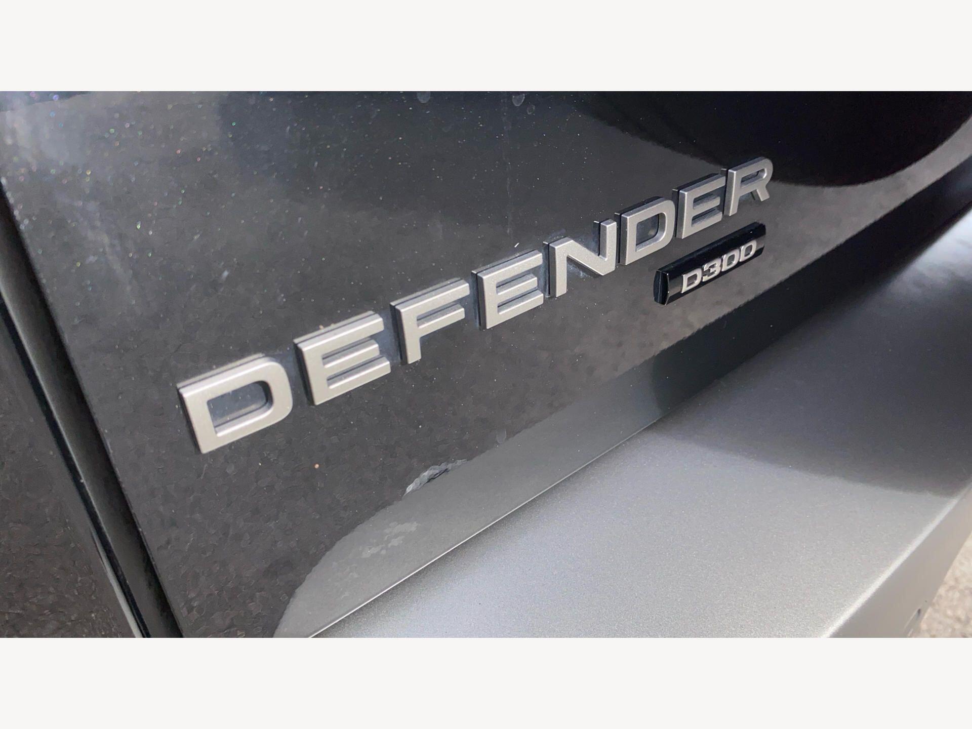 Land Rover Defender view 24