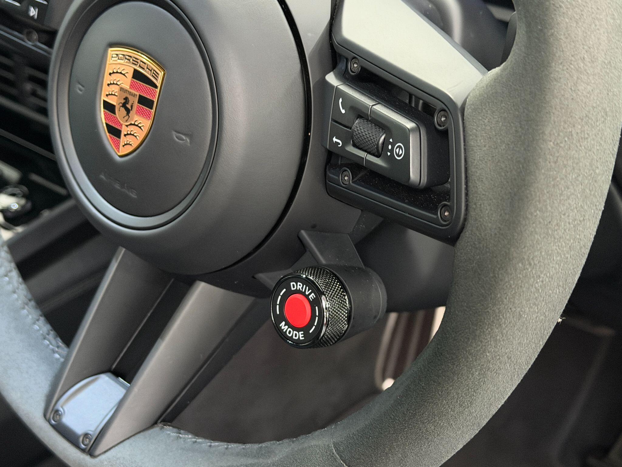Porsche 911 view 21