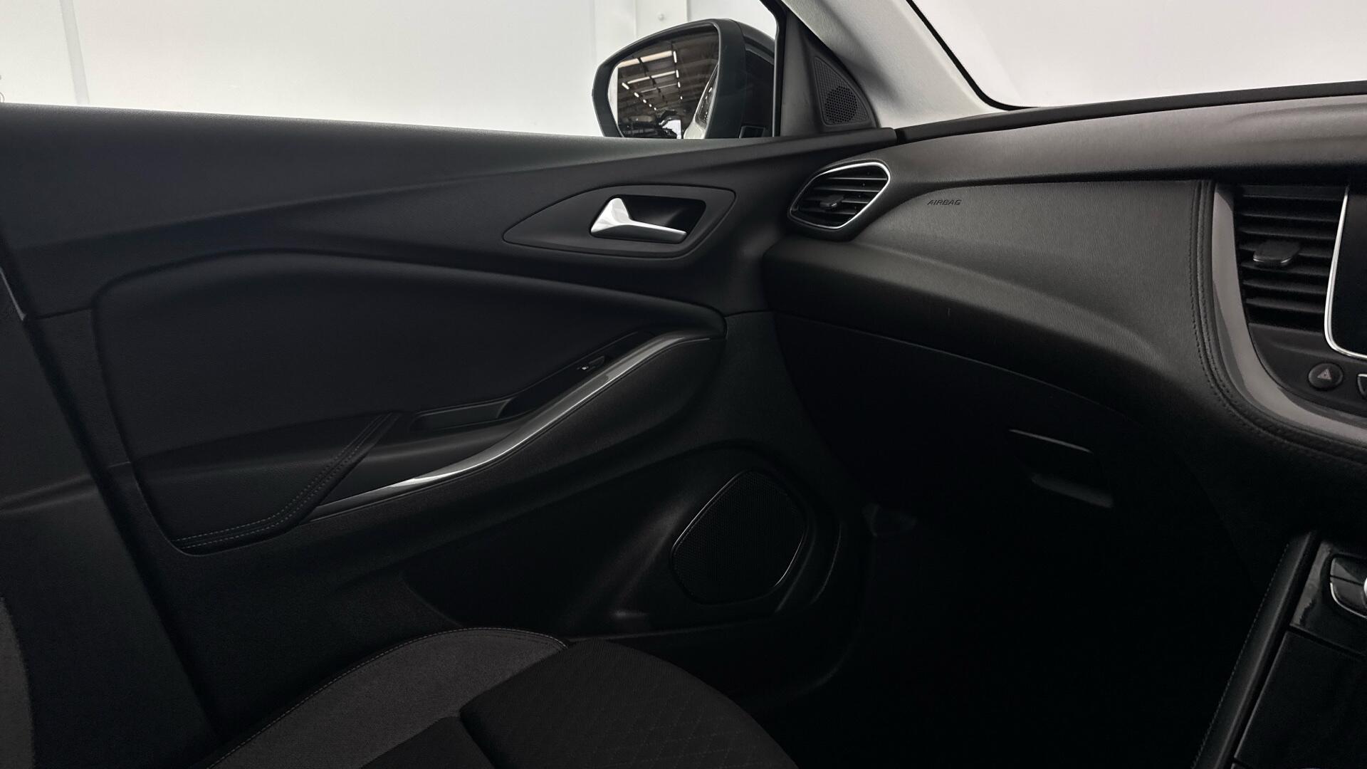 Vauxhall Grandland X view 27
