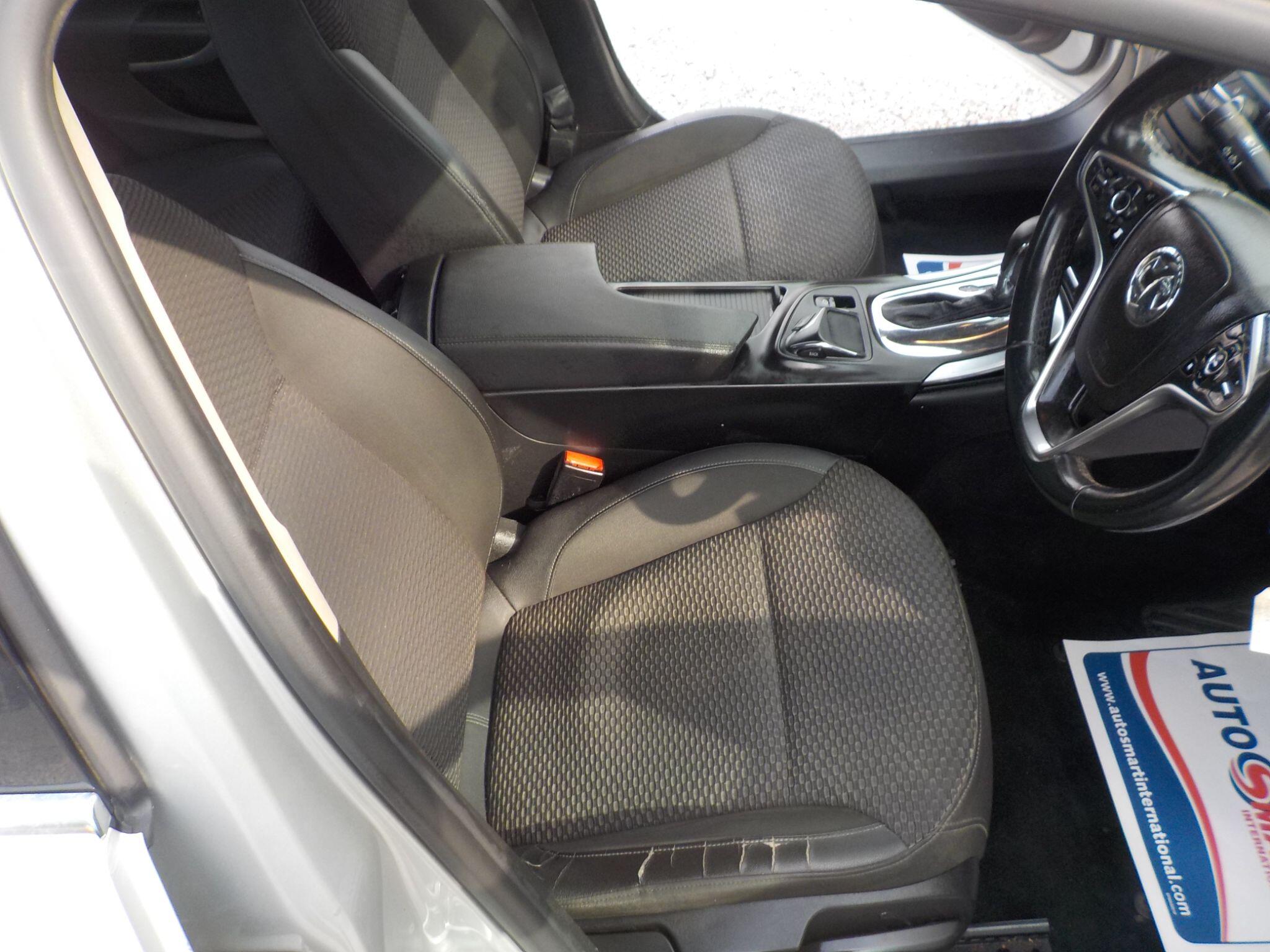 Vauxhall Insignia 2.0 CDTi Tech Line Auto Euro 5 5dr